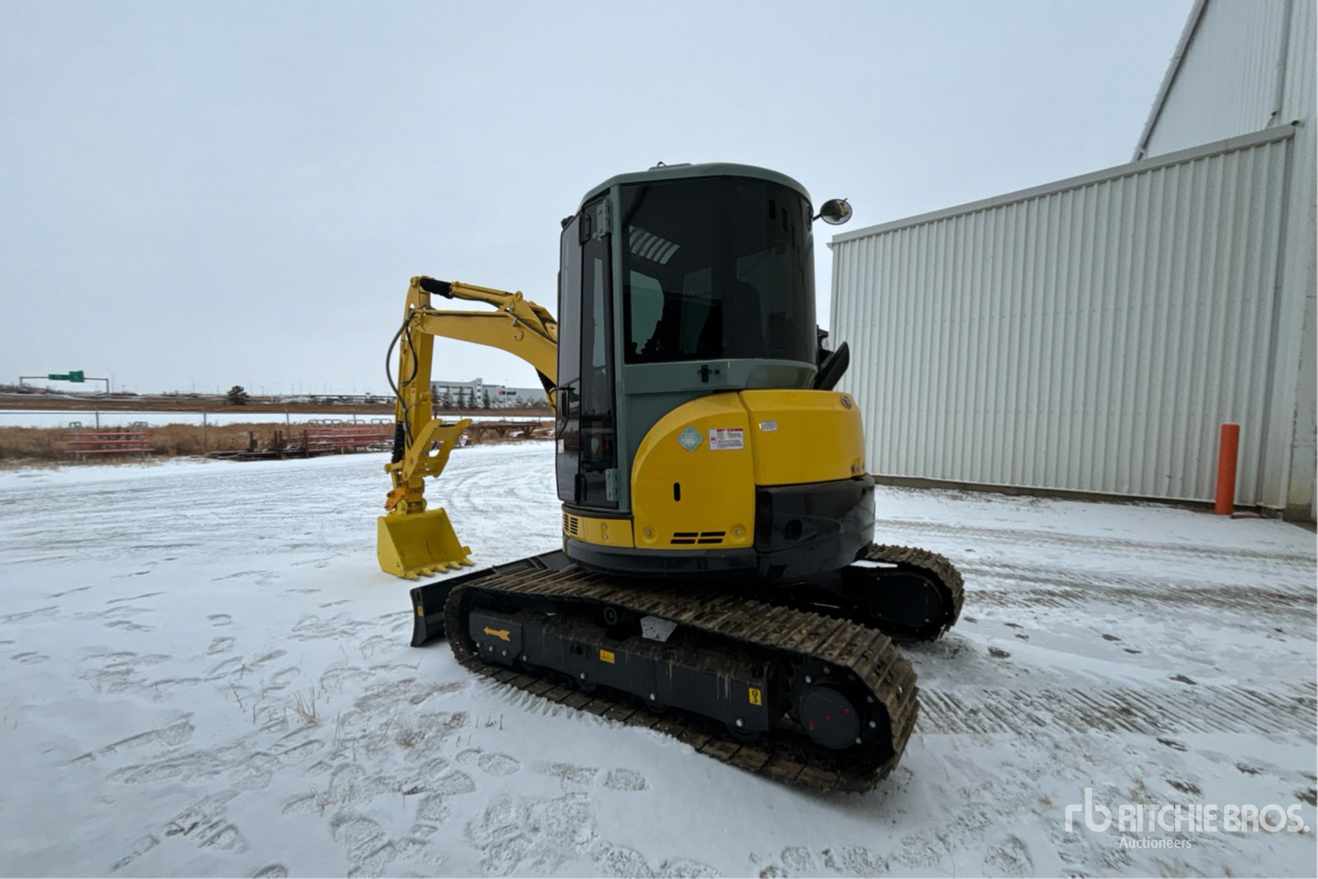 General Appearance with Picture, Left Rear Corner