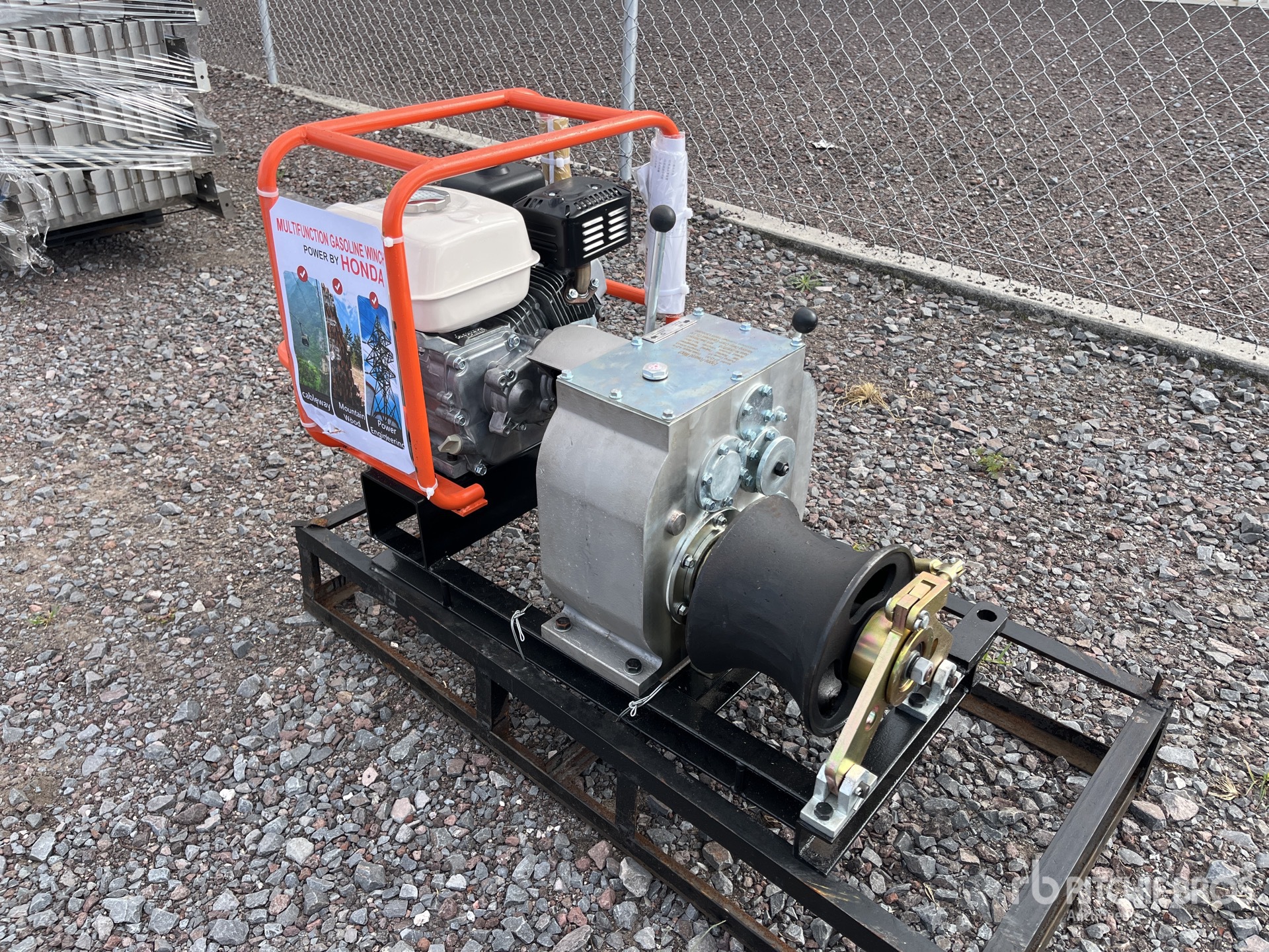 General Appearance with Bild, Ecke vorne rechts