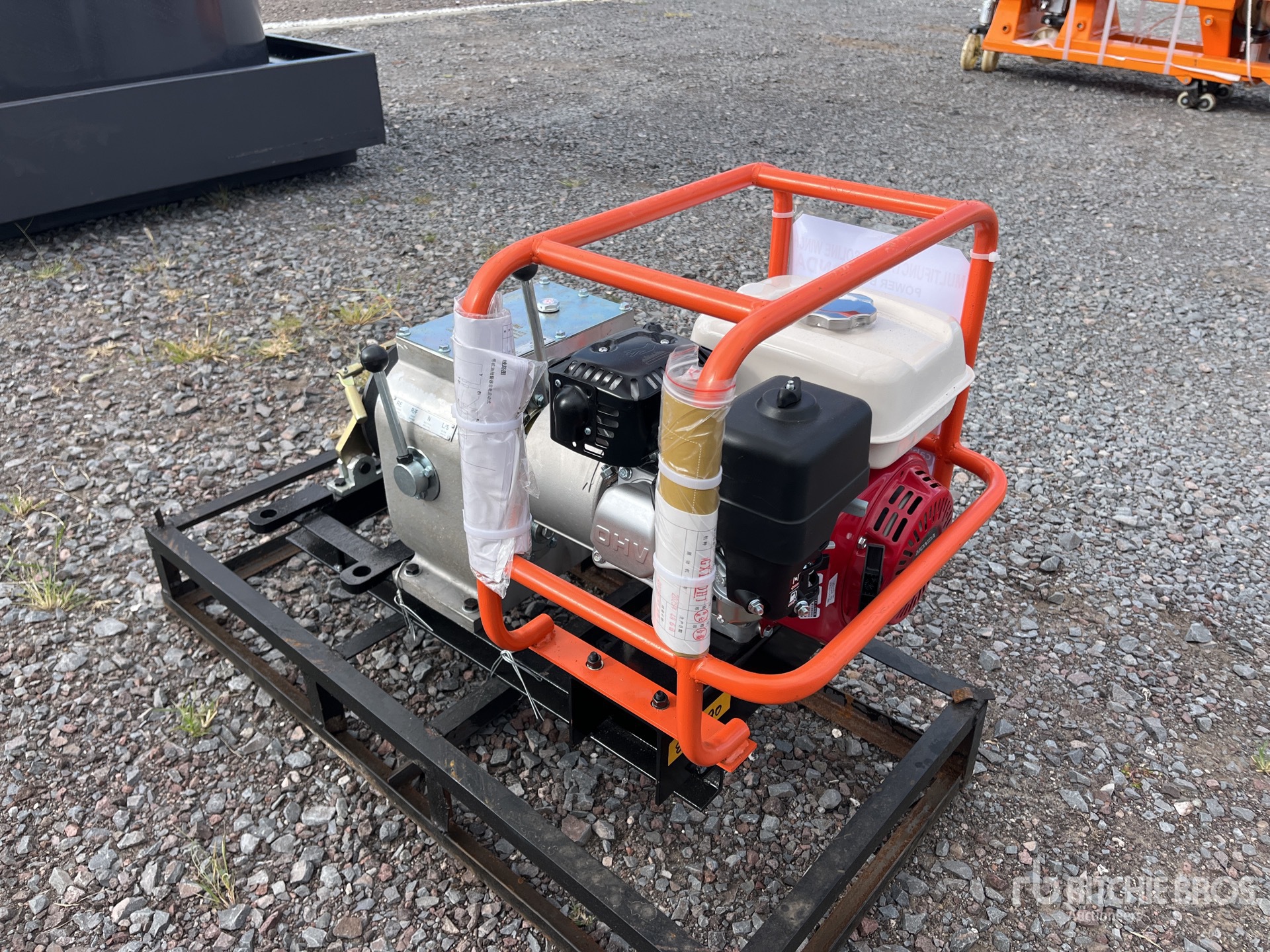 General Appearance with Bild, Ecke hinten links