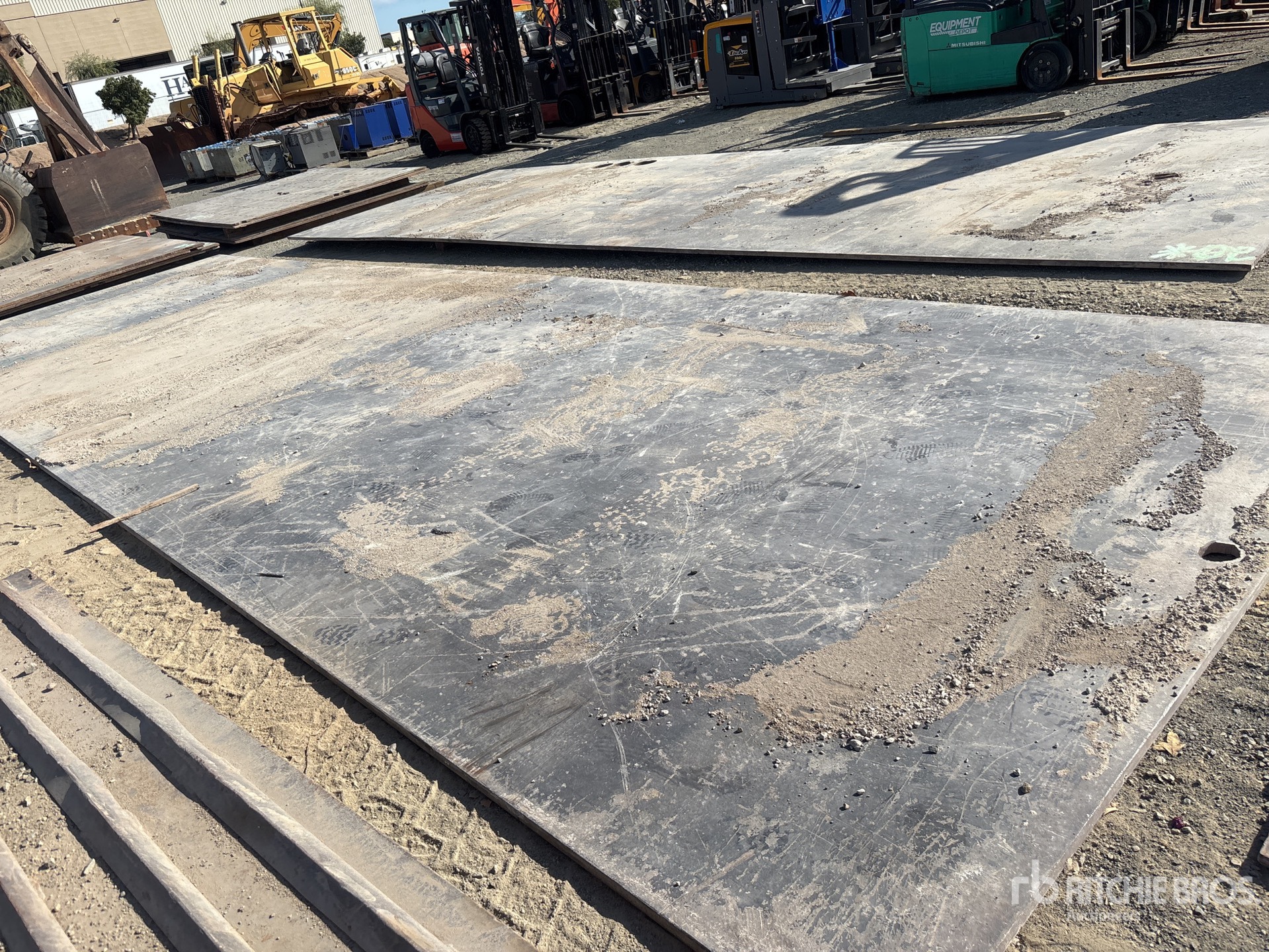 General Appearance with Bild, Ecke vorne links