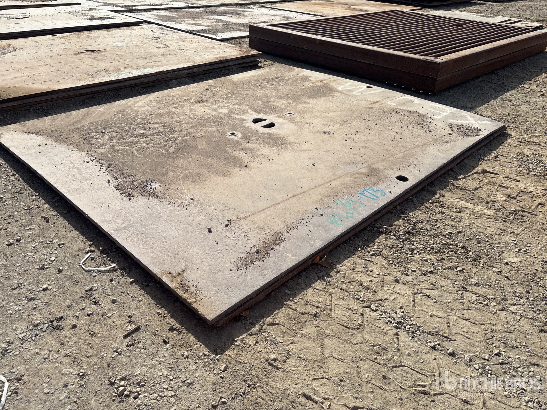 General Appearance with Bild, Ecke vorne rechts