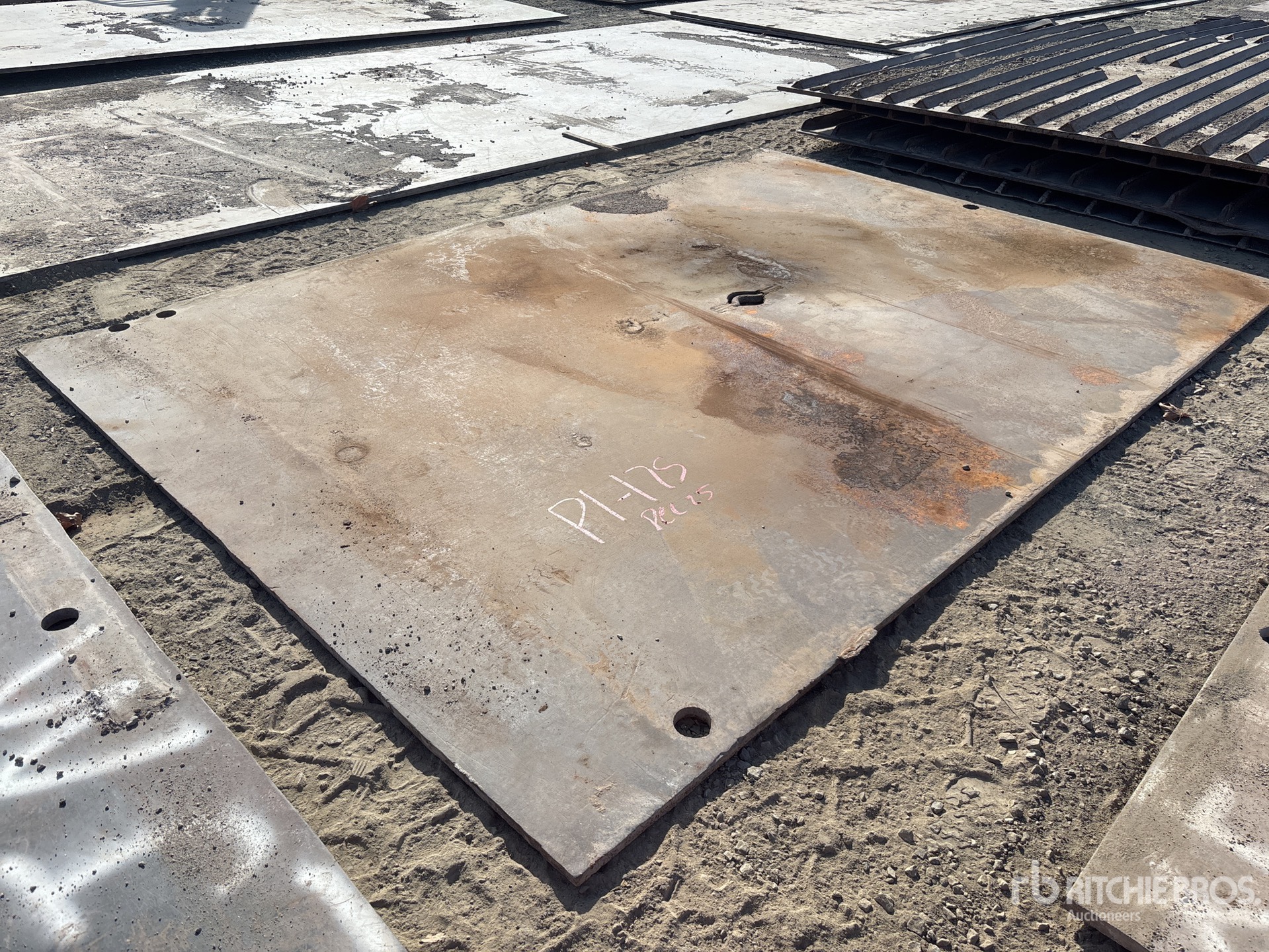 General Appearance with Bild, Ecke vorne rechts