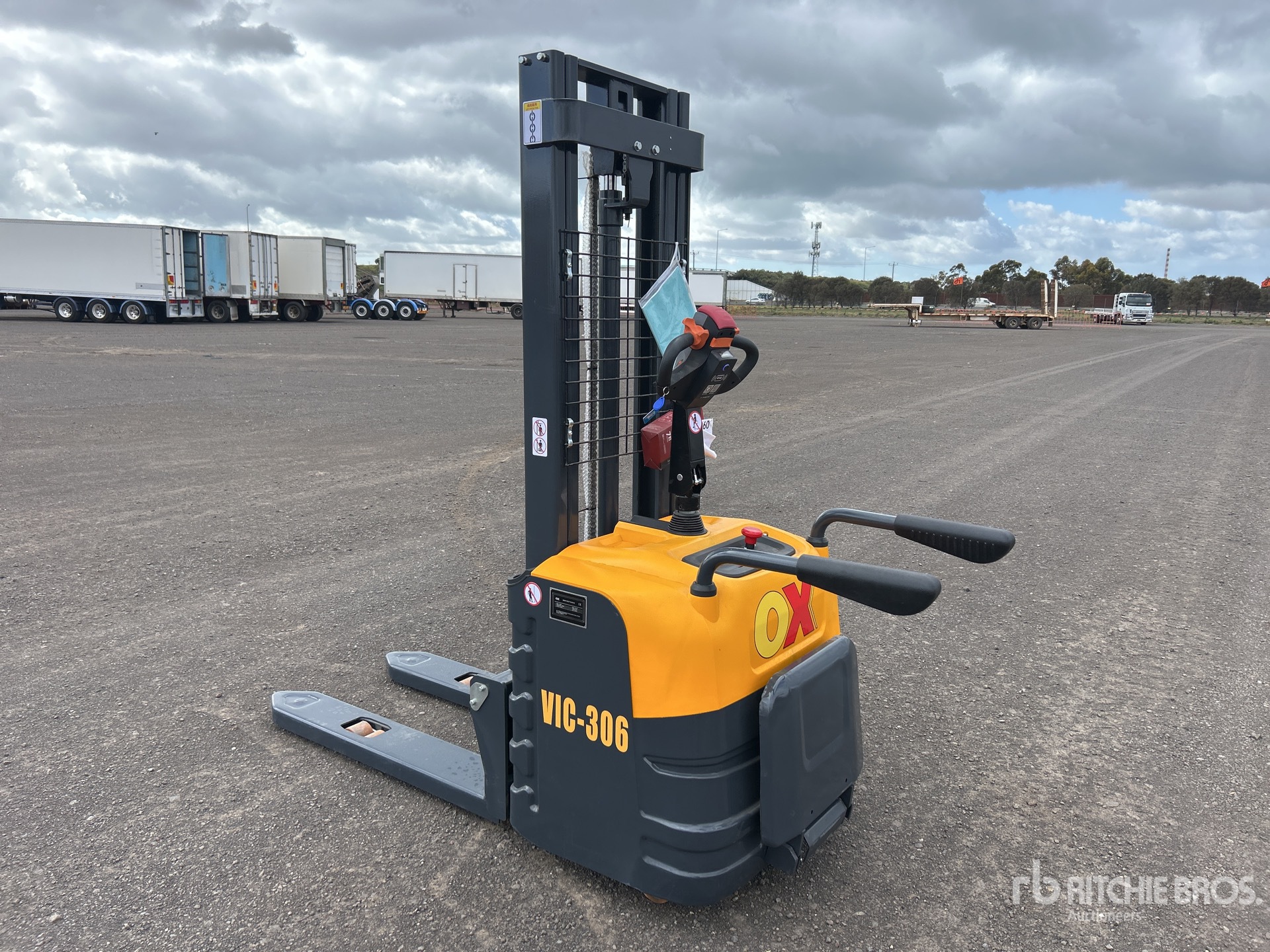 General Appearance with Picture, Left Rear Corner