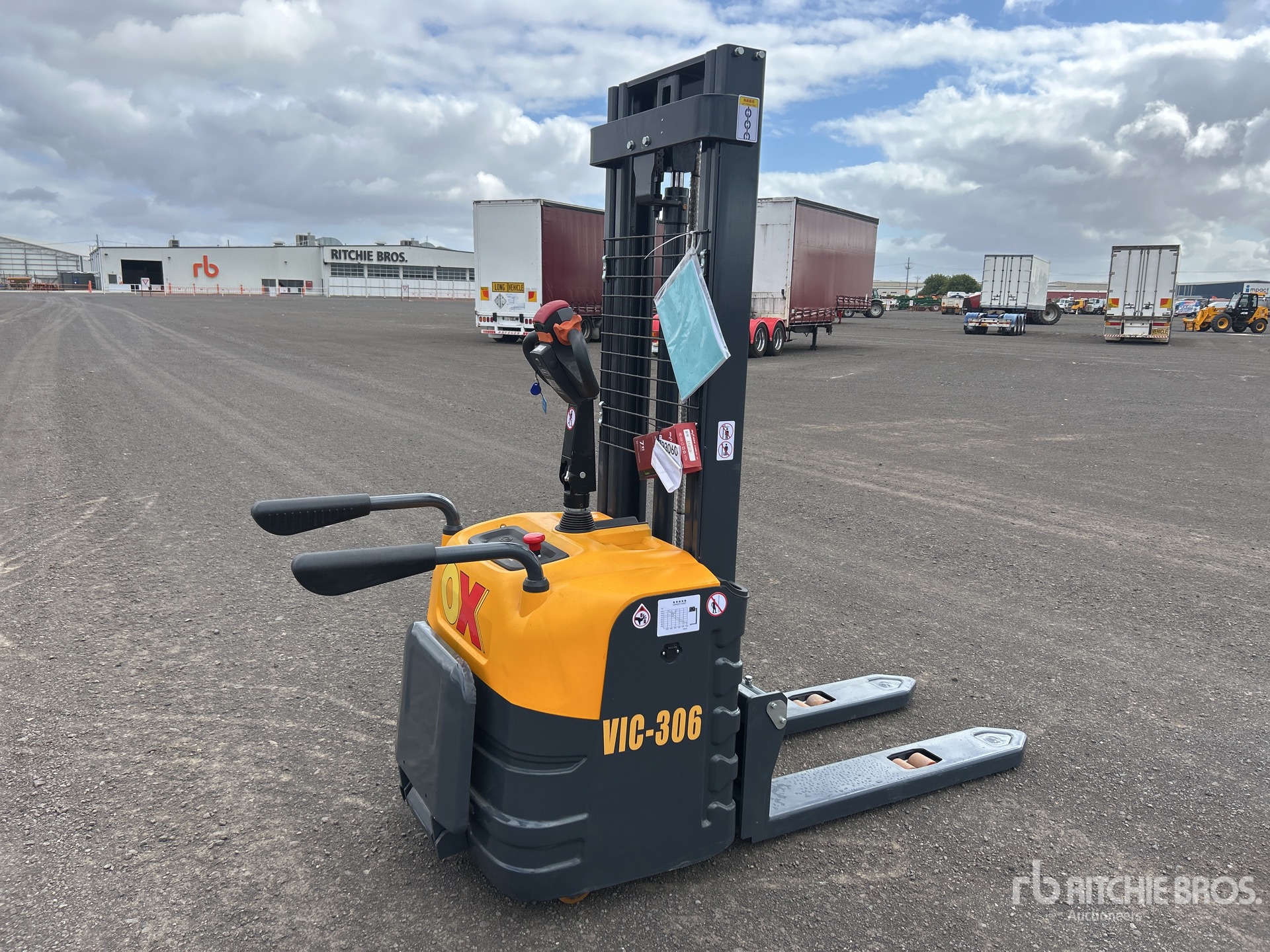 General Appearance with Picture, Right Rear Corner