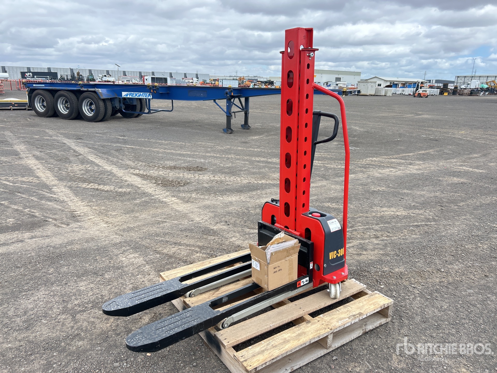 General Appearance with Picture, Left Front Corner