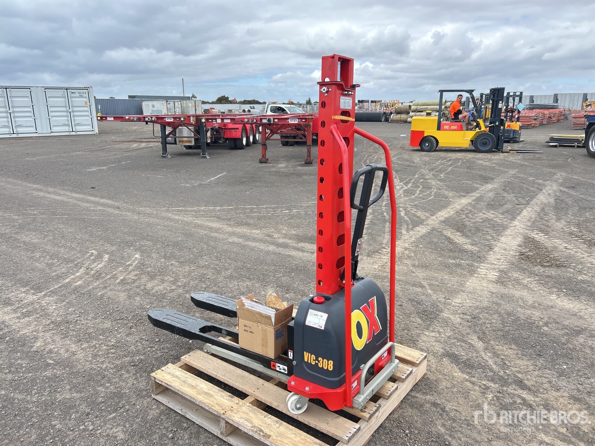 General Appearance with Picture, Left Rear Corner