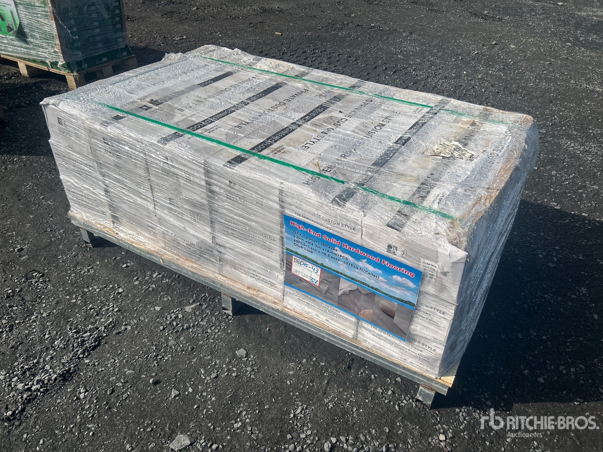 General Appearance with Bild, Ecke vorne links