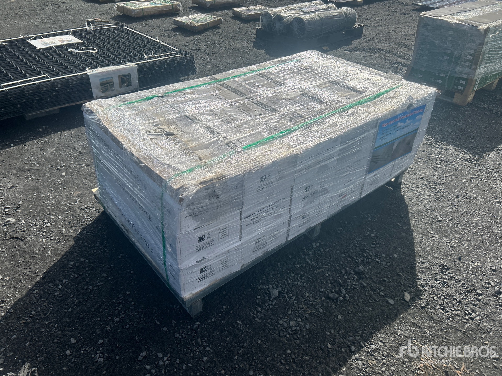 General Appearance with Bild, Ecke hinten links