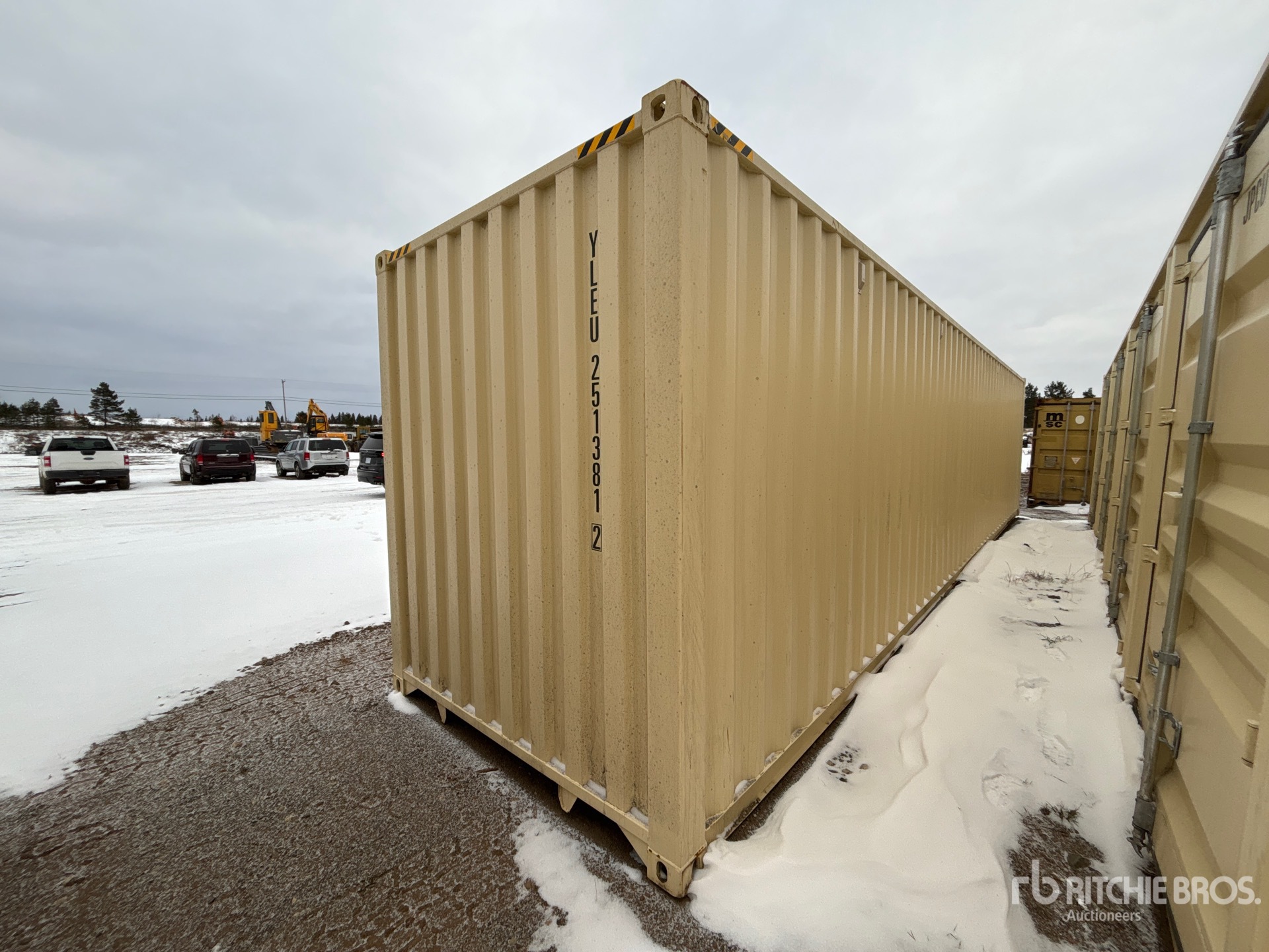 Aspect général with Image, coin arrière droit