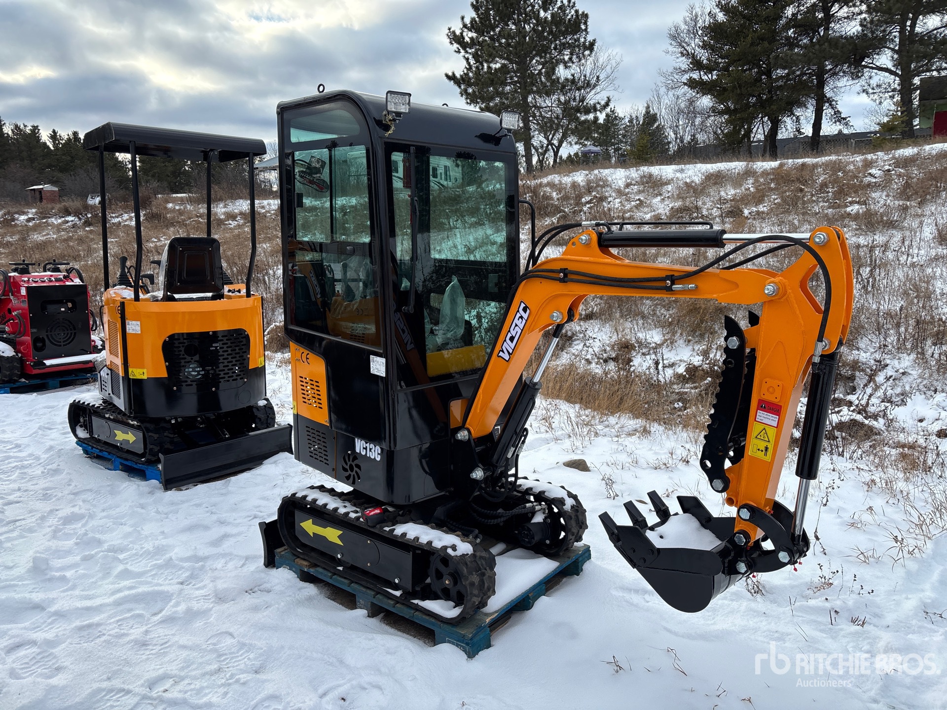 General Appearance with Picture, Right Front Corner