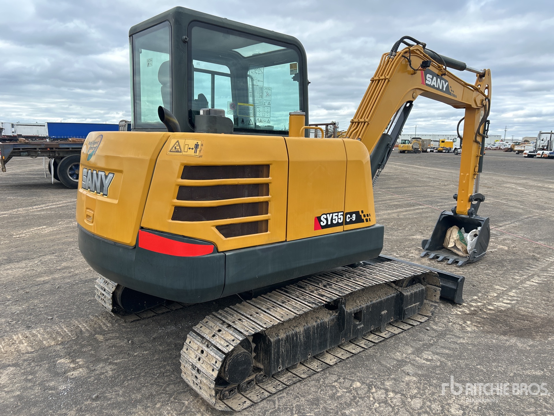 General Appearance with Picture, Right Rear Corner