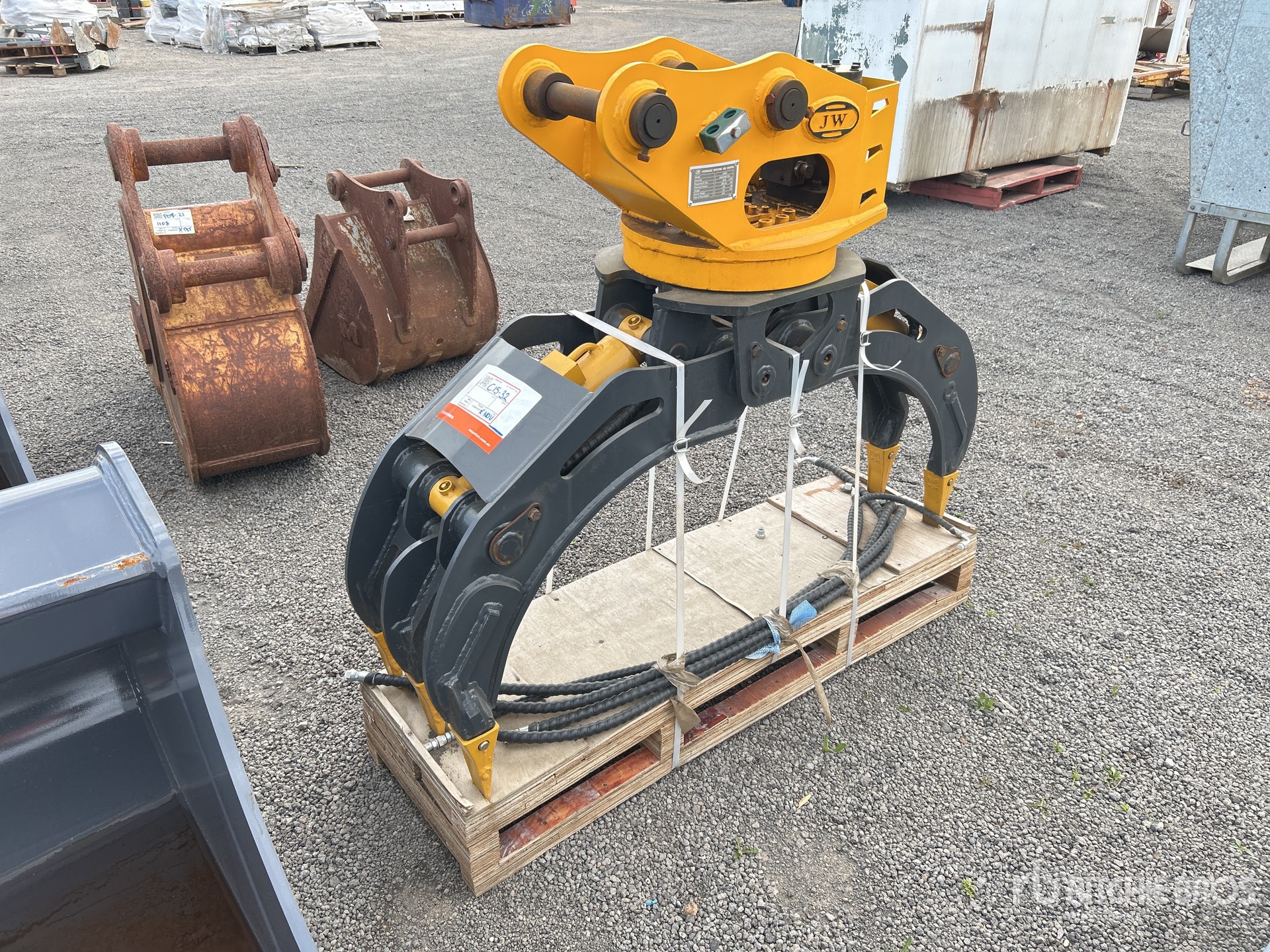 General Appearance with Bild, Ecke vorne links