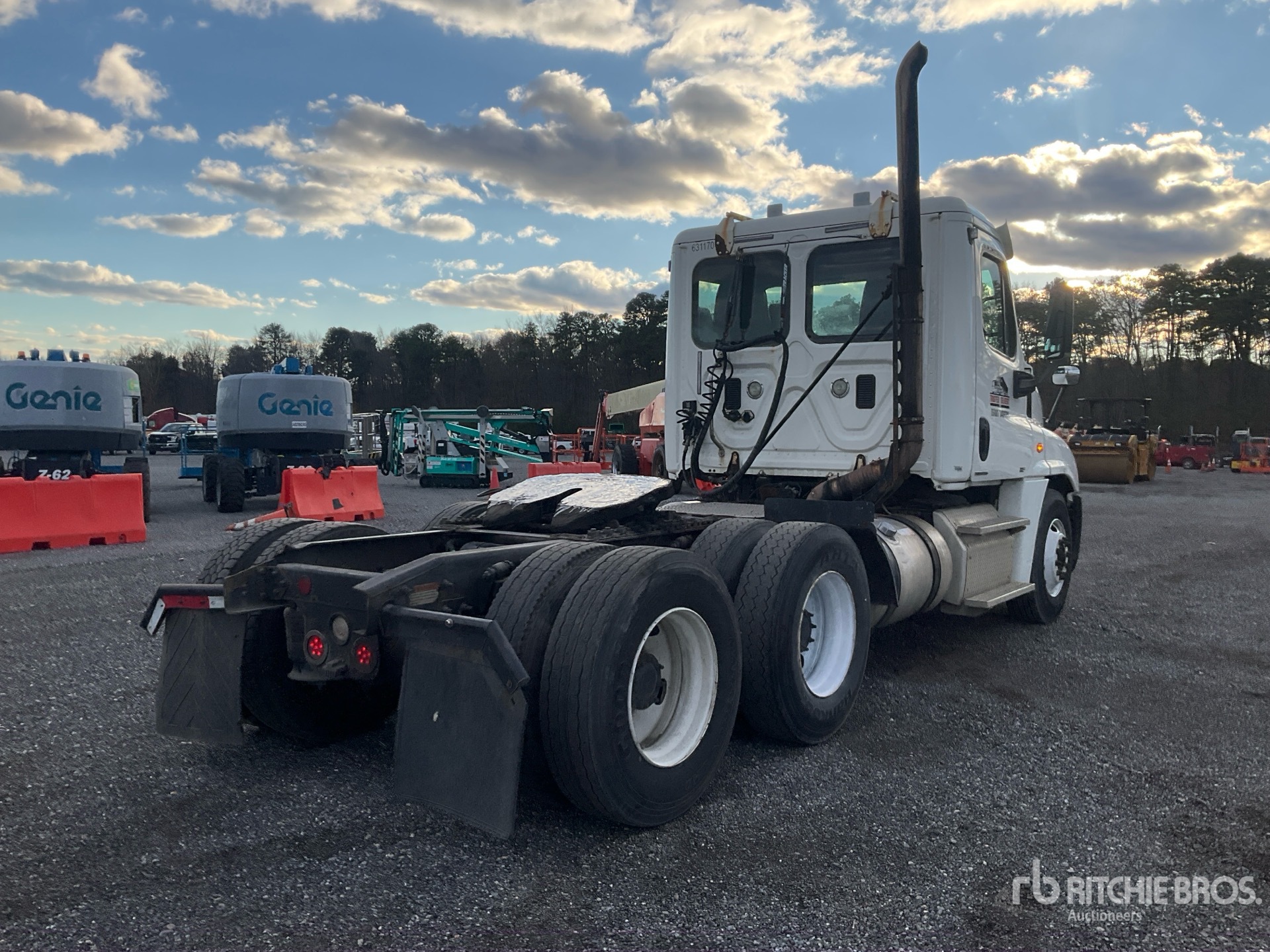 General Appearance with Bild, Ecke hinten rechts