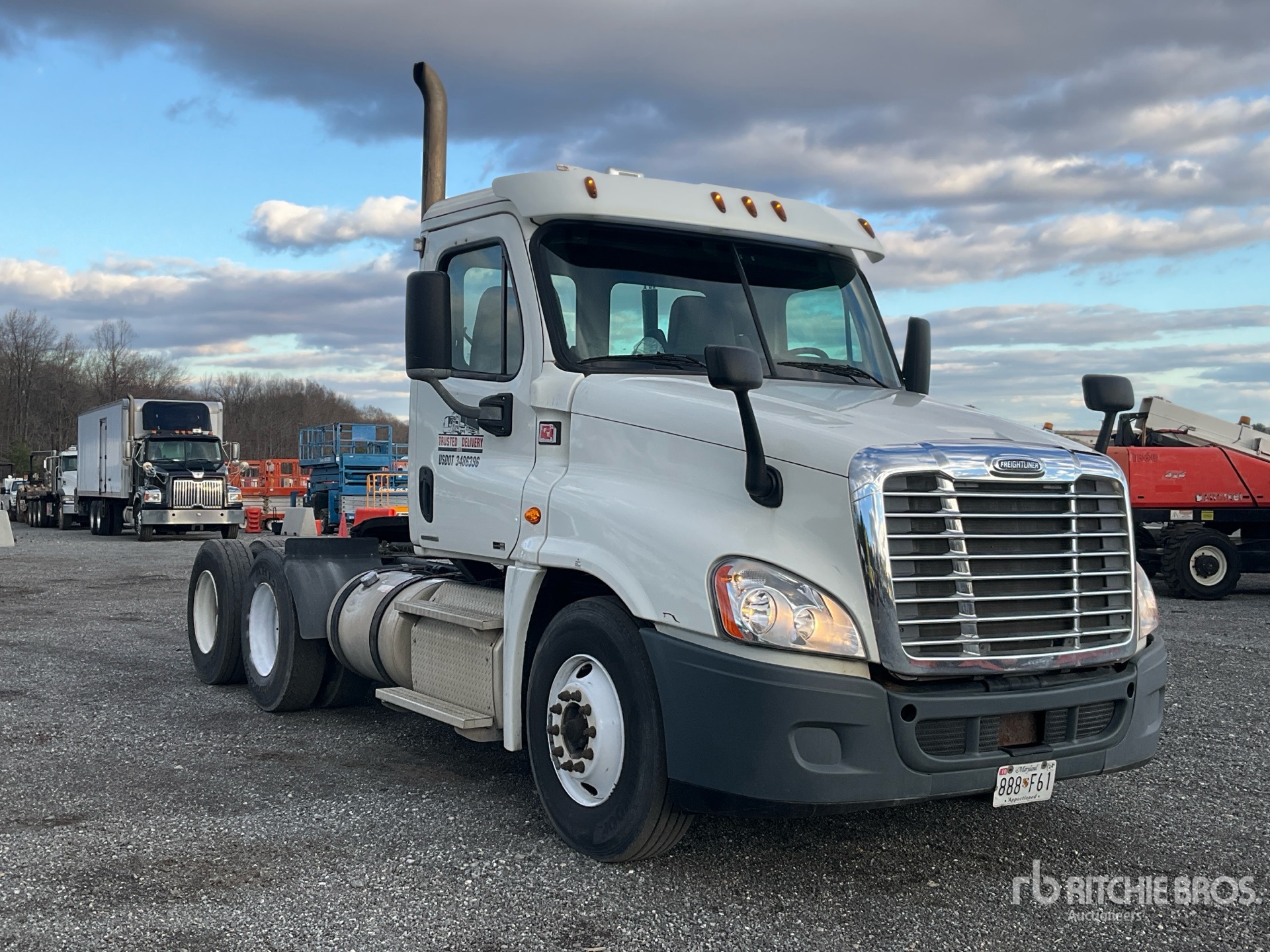 General Appearance with Bild, Ecke vorne rechts