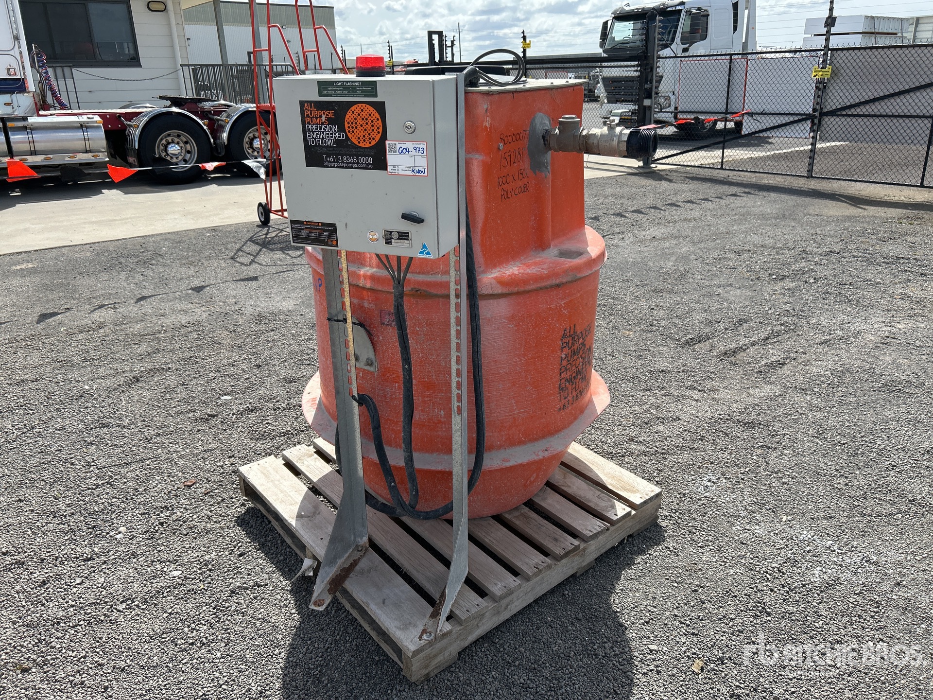 General Appearance with Picture, Right Front Corner