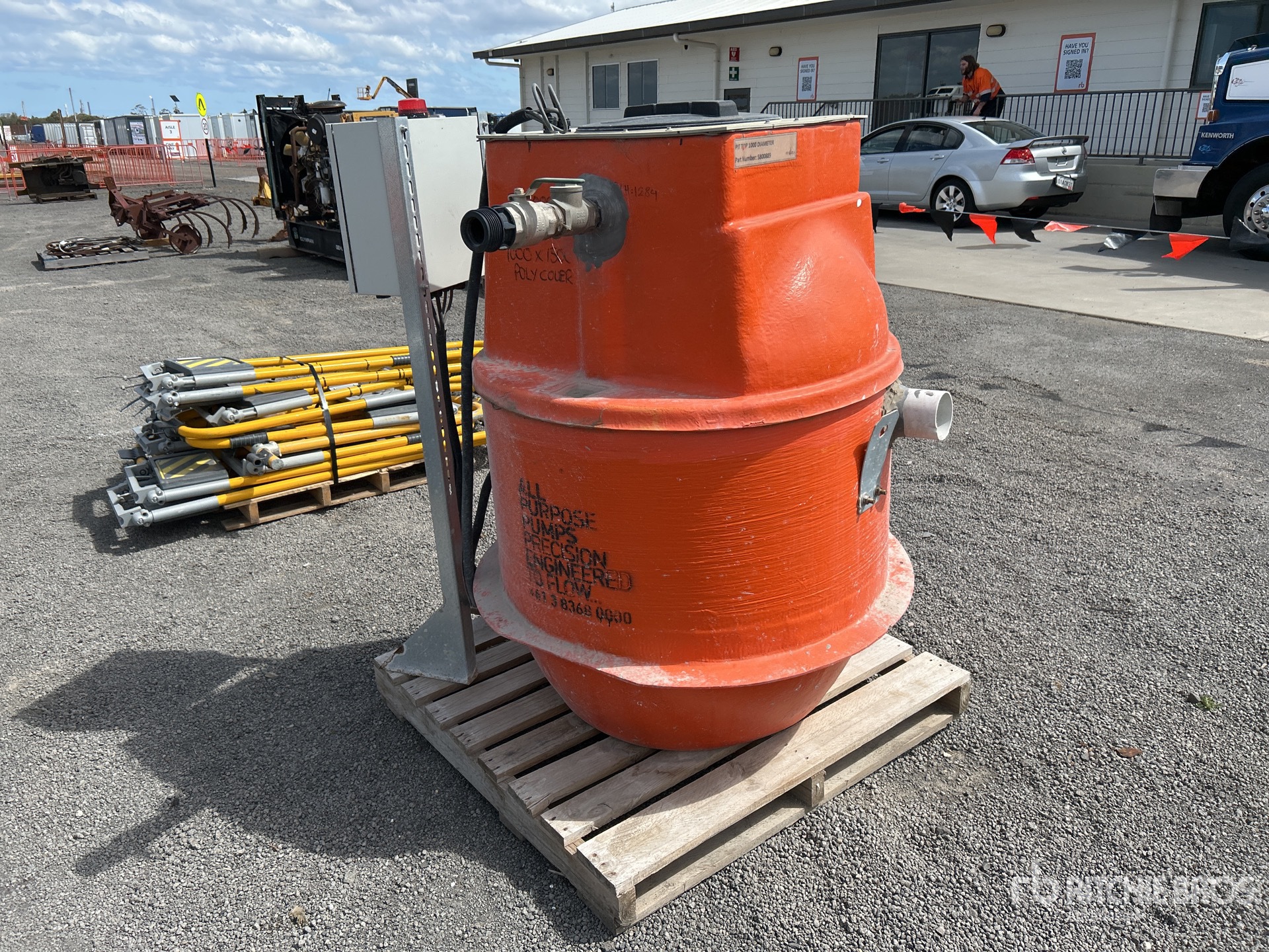 General Appearance with Picture, Right Rear Corner