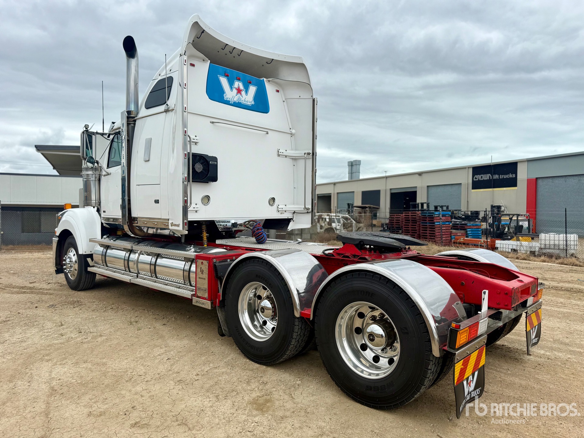 General Appearance with Picture, Right Rear Corner