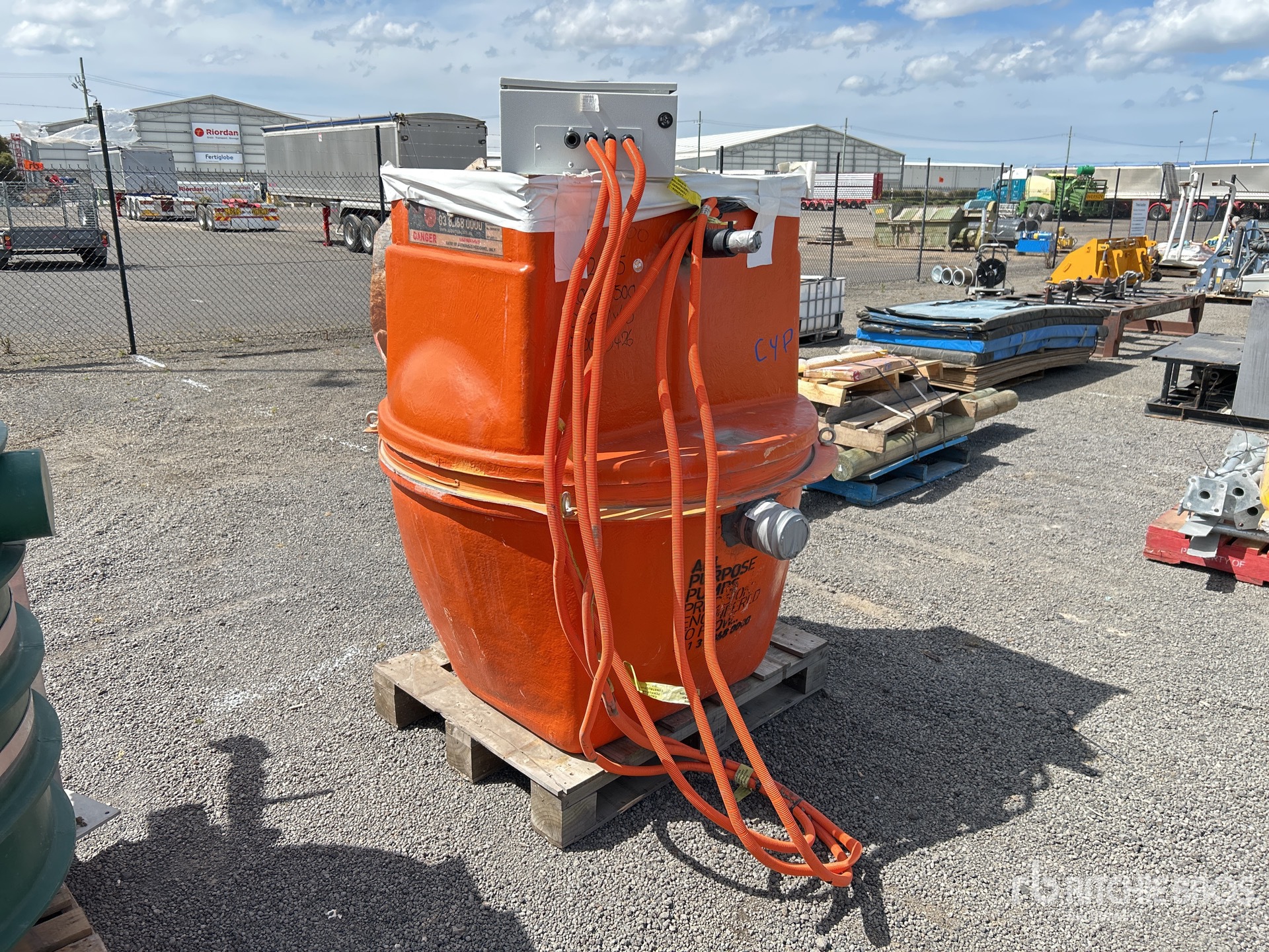 General Appearance with Picture, Right Front Corner