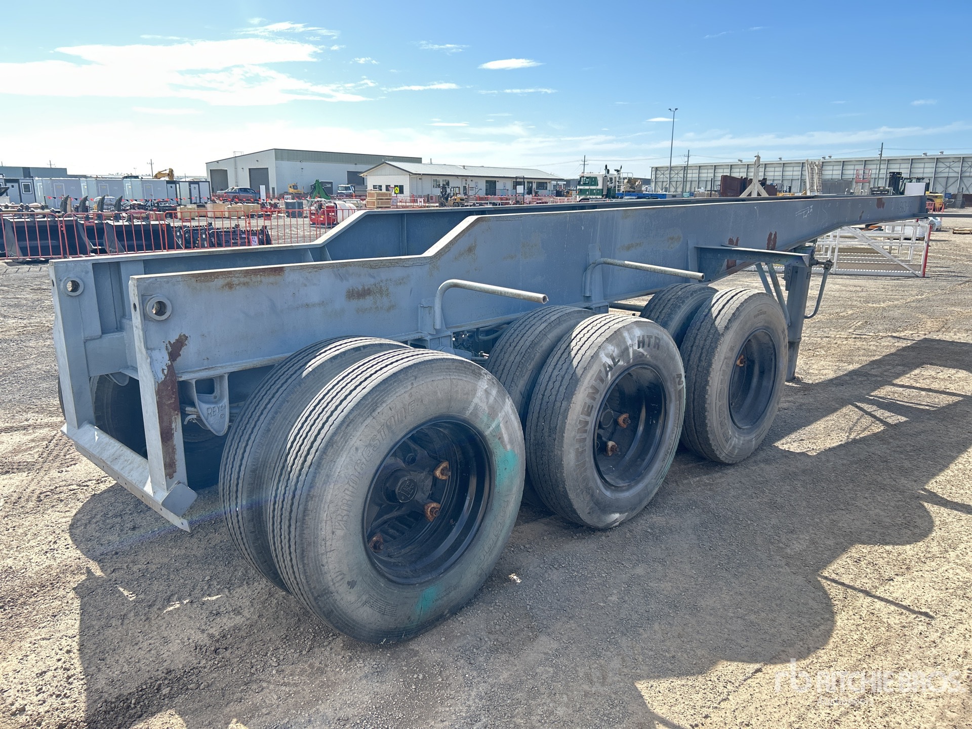 General Appearance with Bild, Ecke hinten links