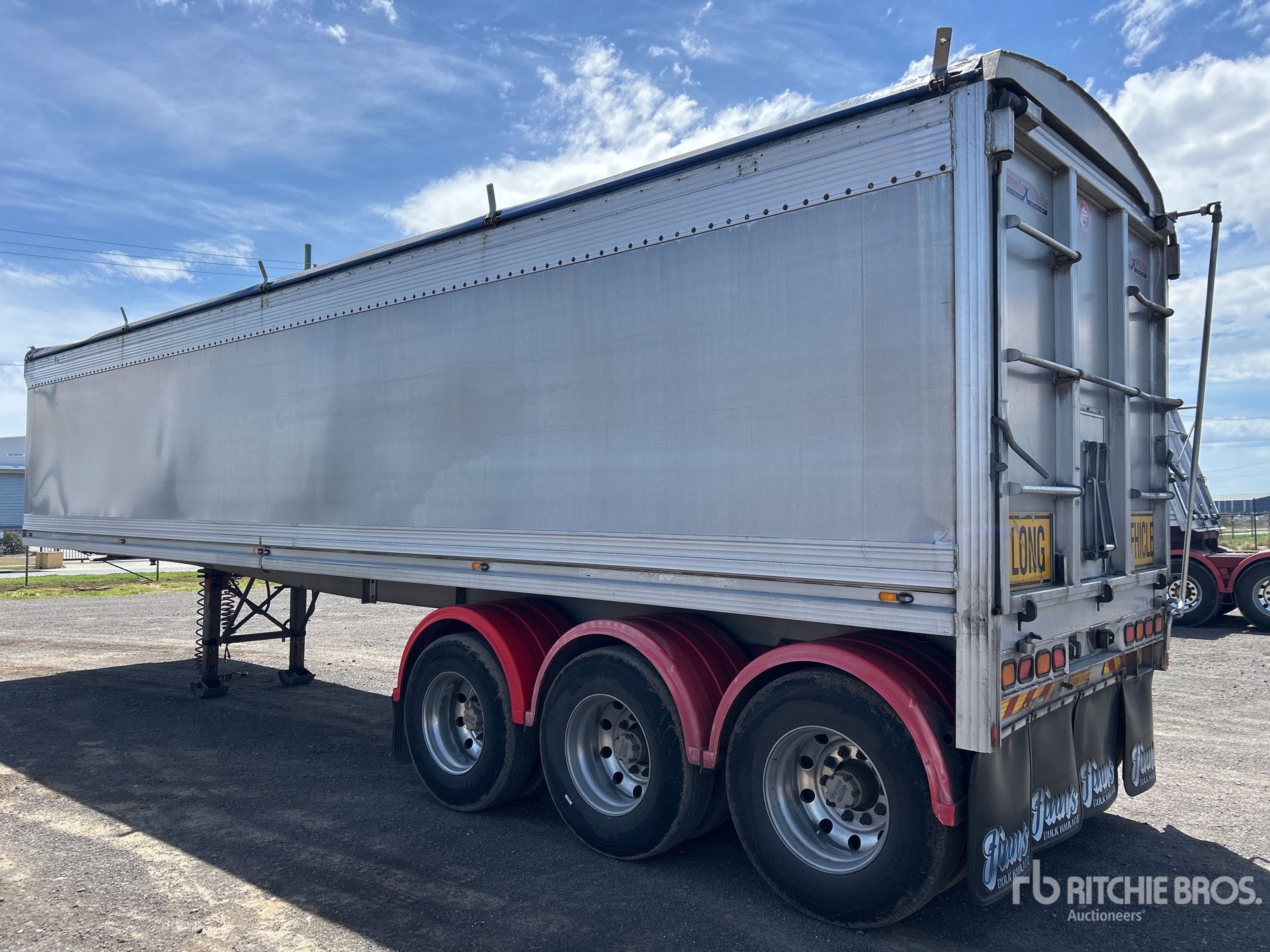 General Appearance with Bild, Ecke hinten rechts