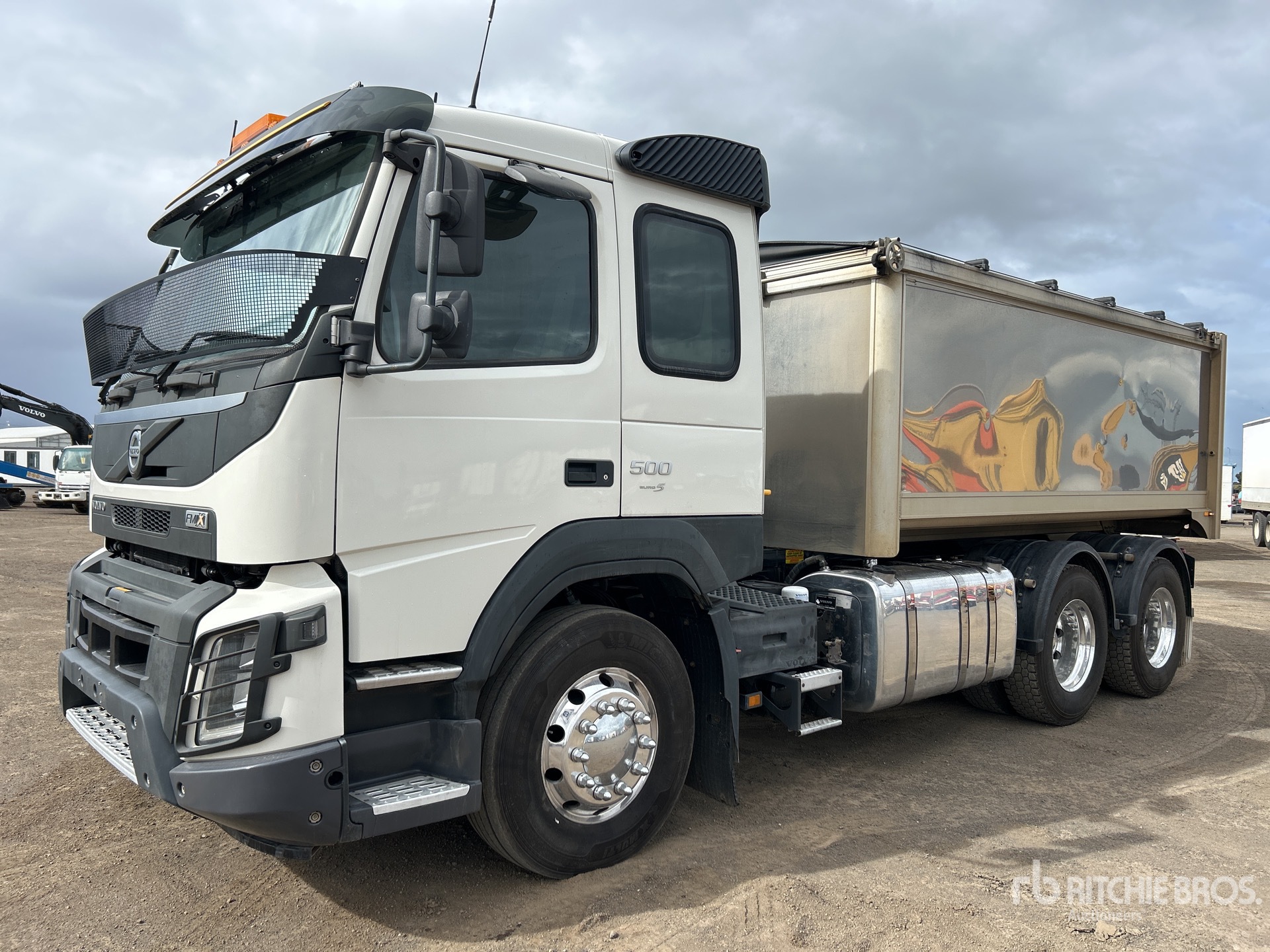 General Appearance with Bild, Ecke vorne rechts