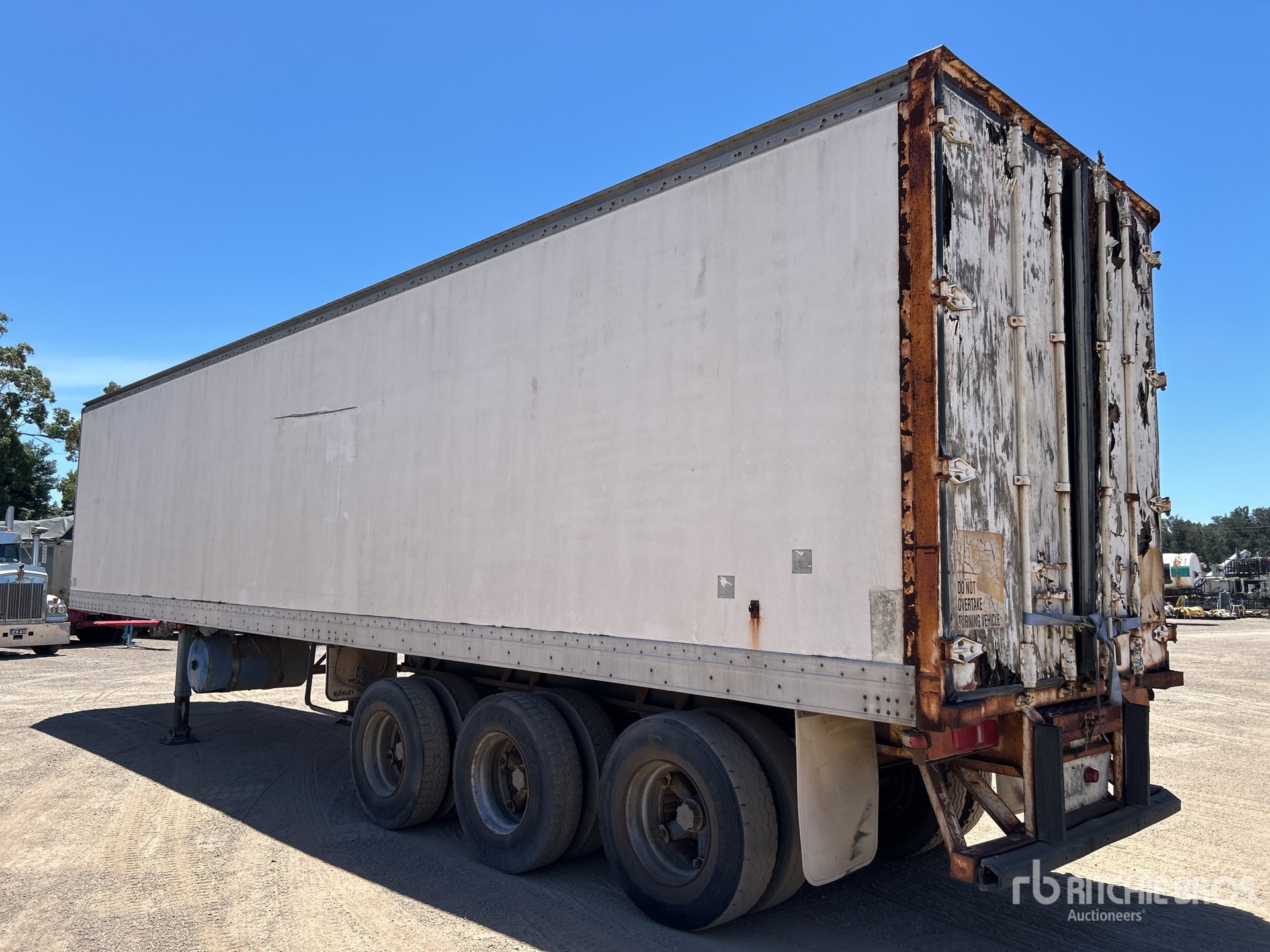 General Appearance with Picture, Right Rear Corner