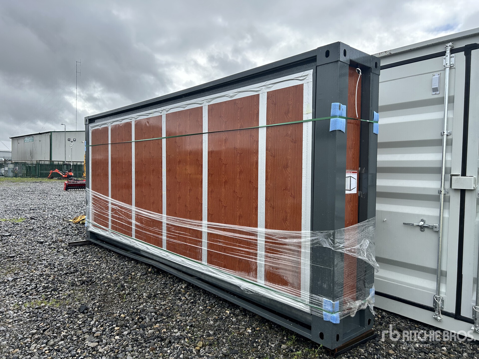 General Appearance with Picture, Left Front Corner