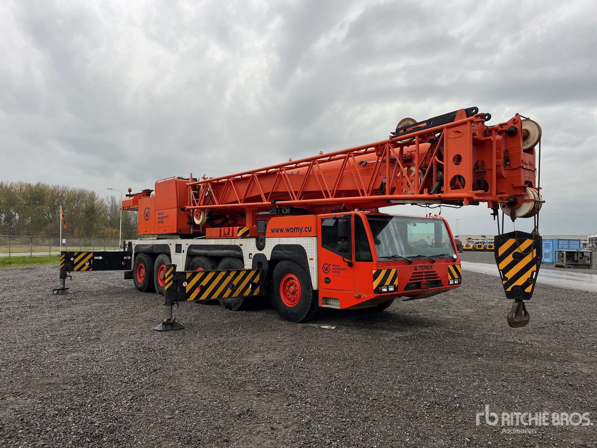 General Appearance with Picture, Right Front Corner