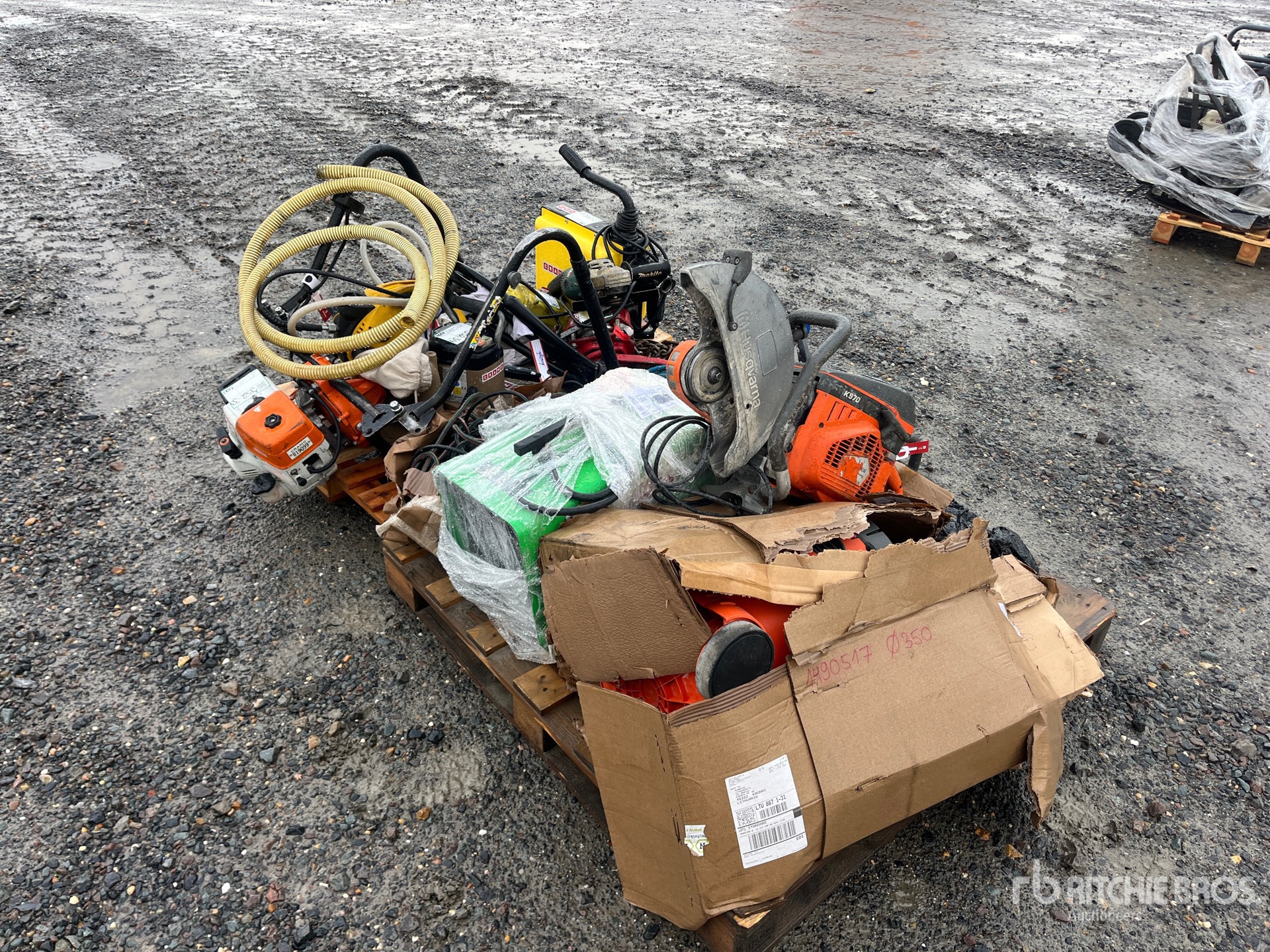 General Appearance with Bild, Ecke hinten links