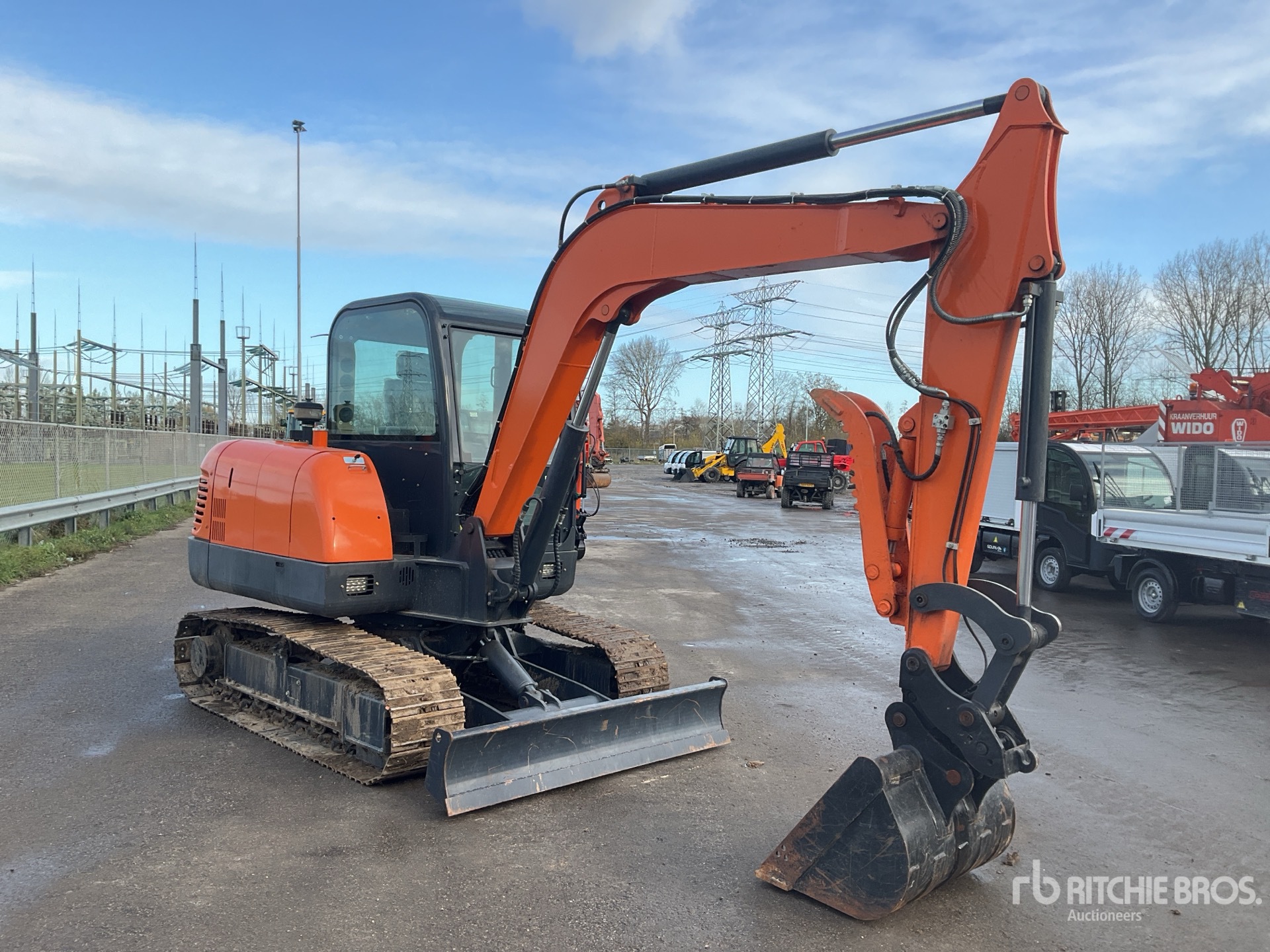 General Appearance with Picture, Right Front Corner