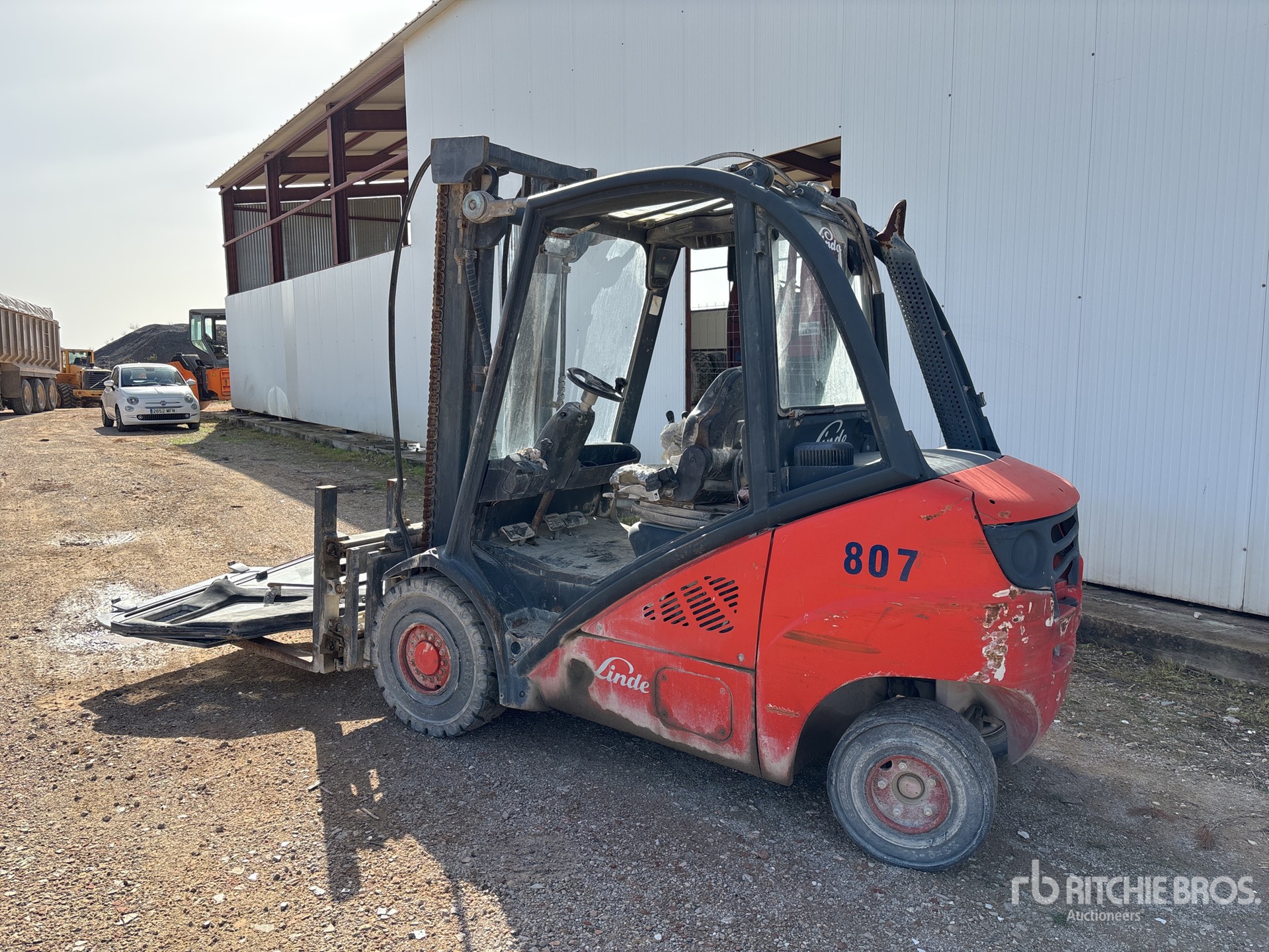 General Appearance with Picture, Right Front Corner