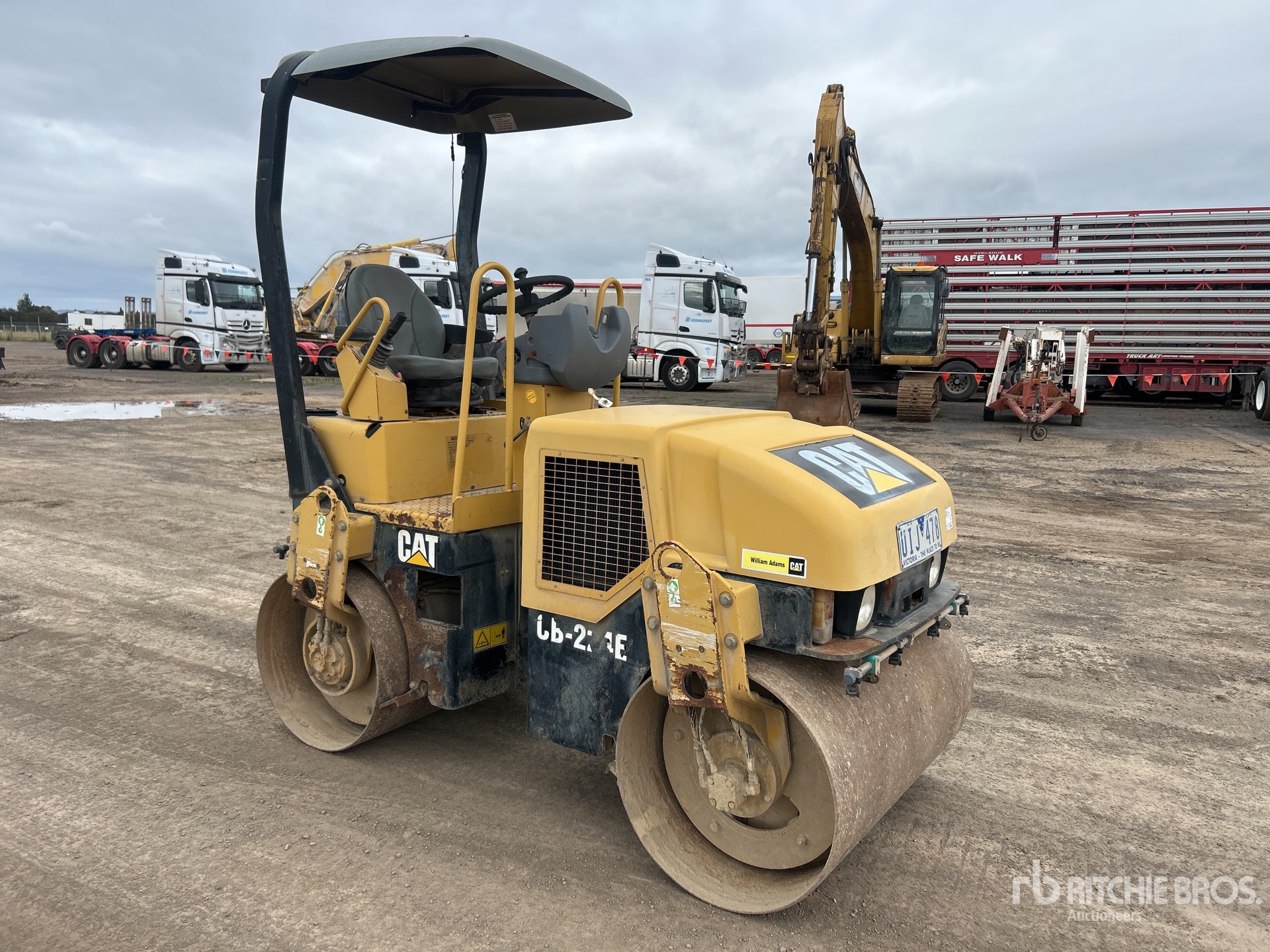 General Appearance with Picture, Right Front Corner