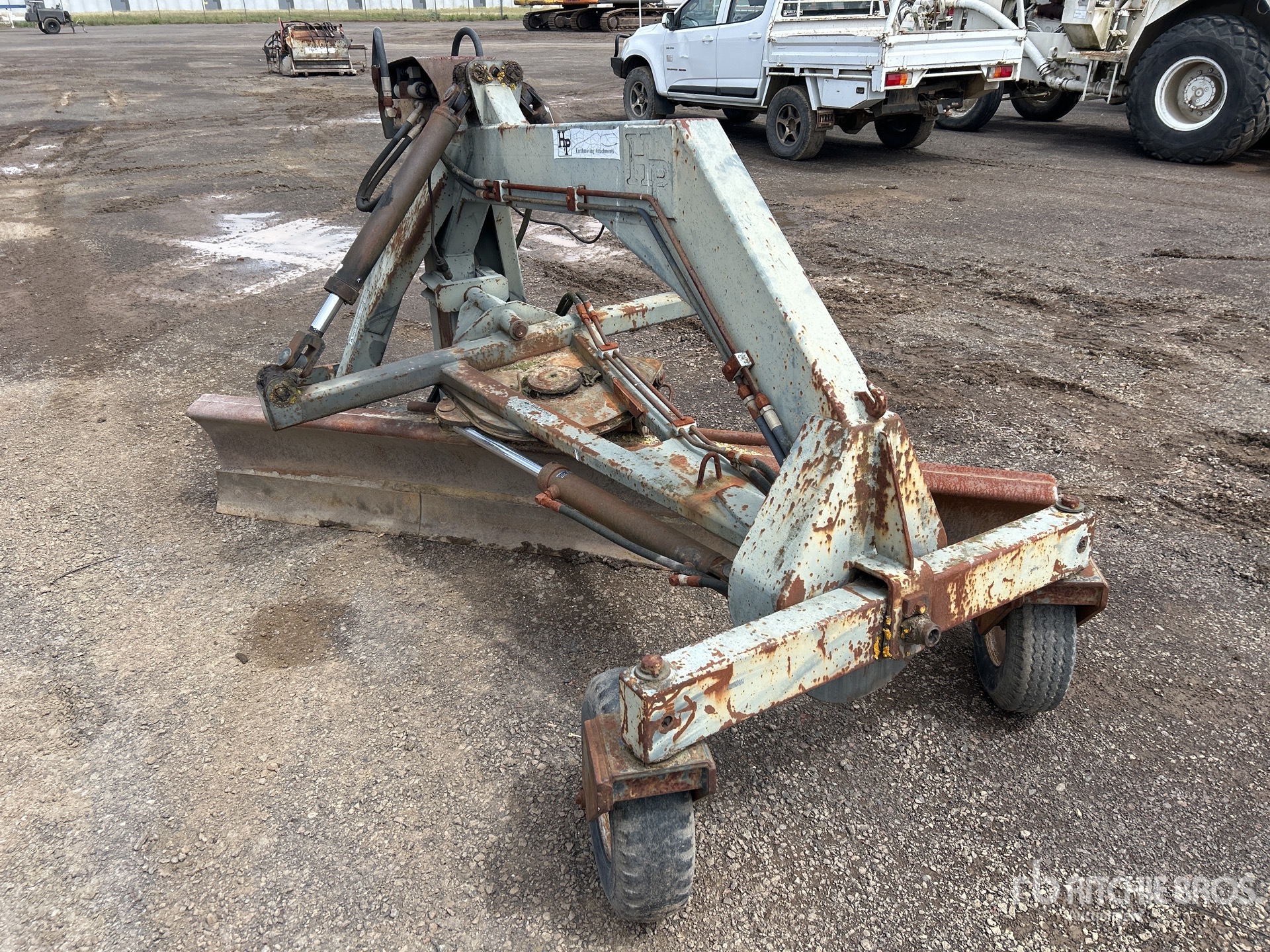 General Appearance with Picture, Right Front Corner