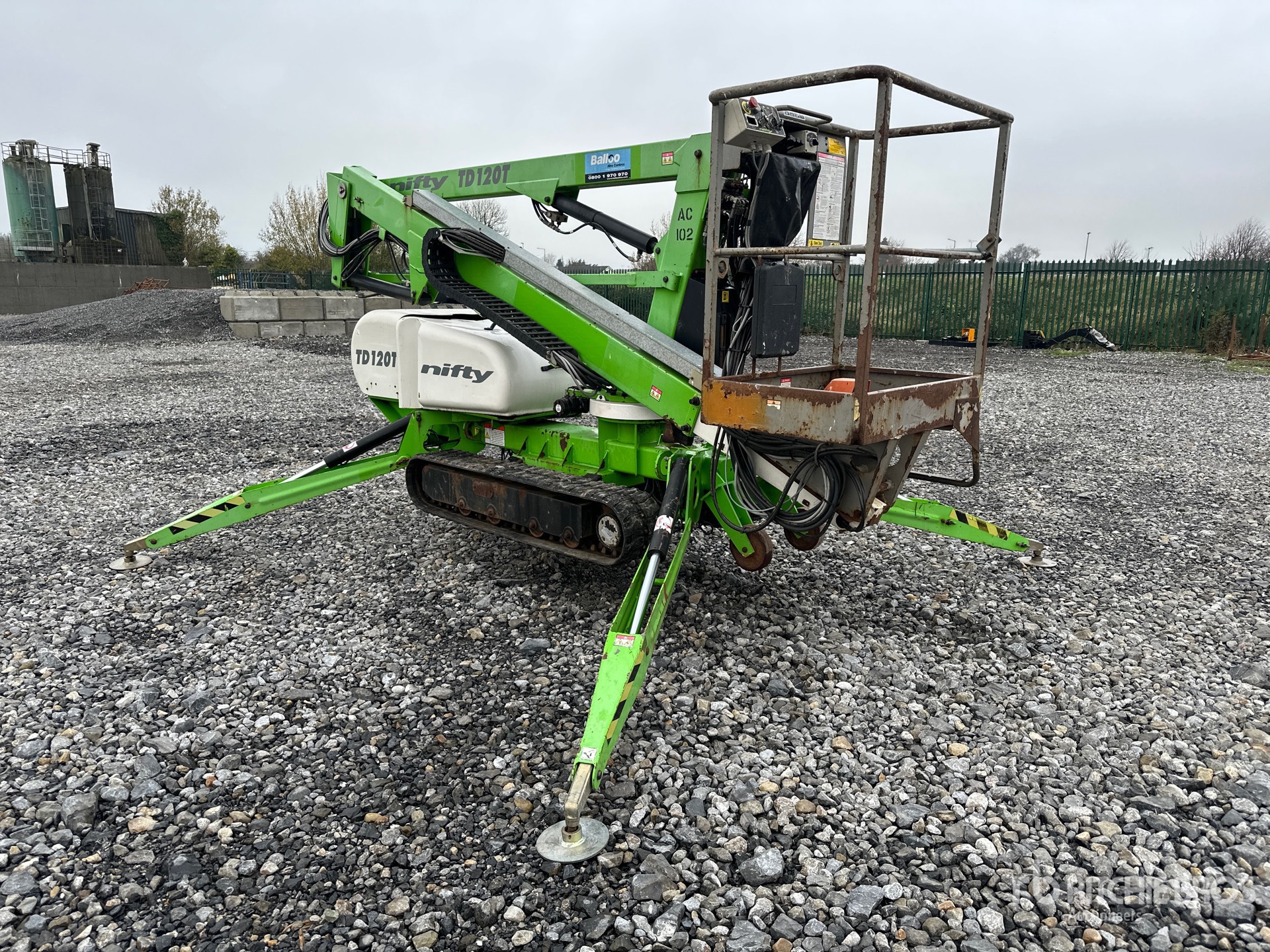 General Appearance with Picture, Right Front Corner