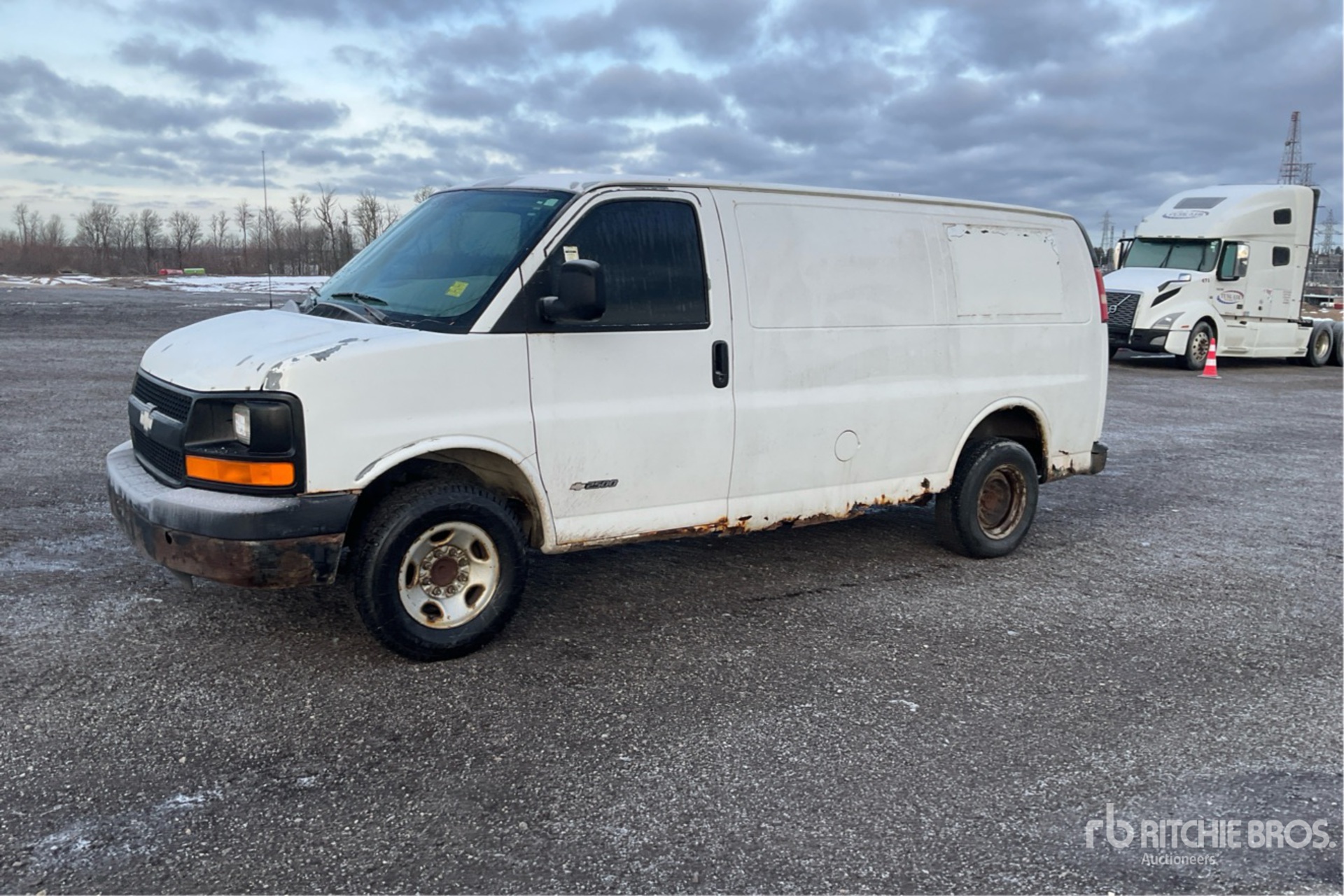 General Appearance with Foto, angolo anteriore sinistro