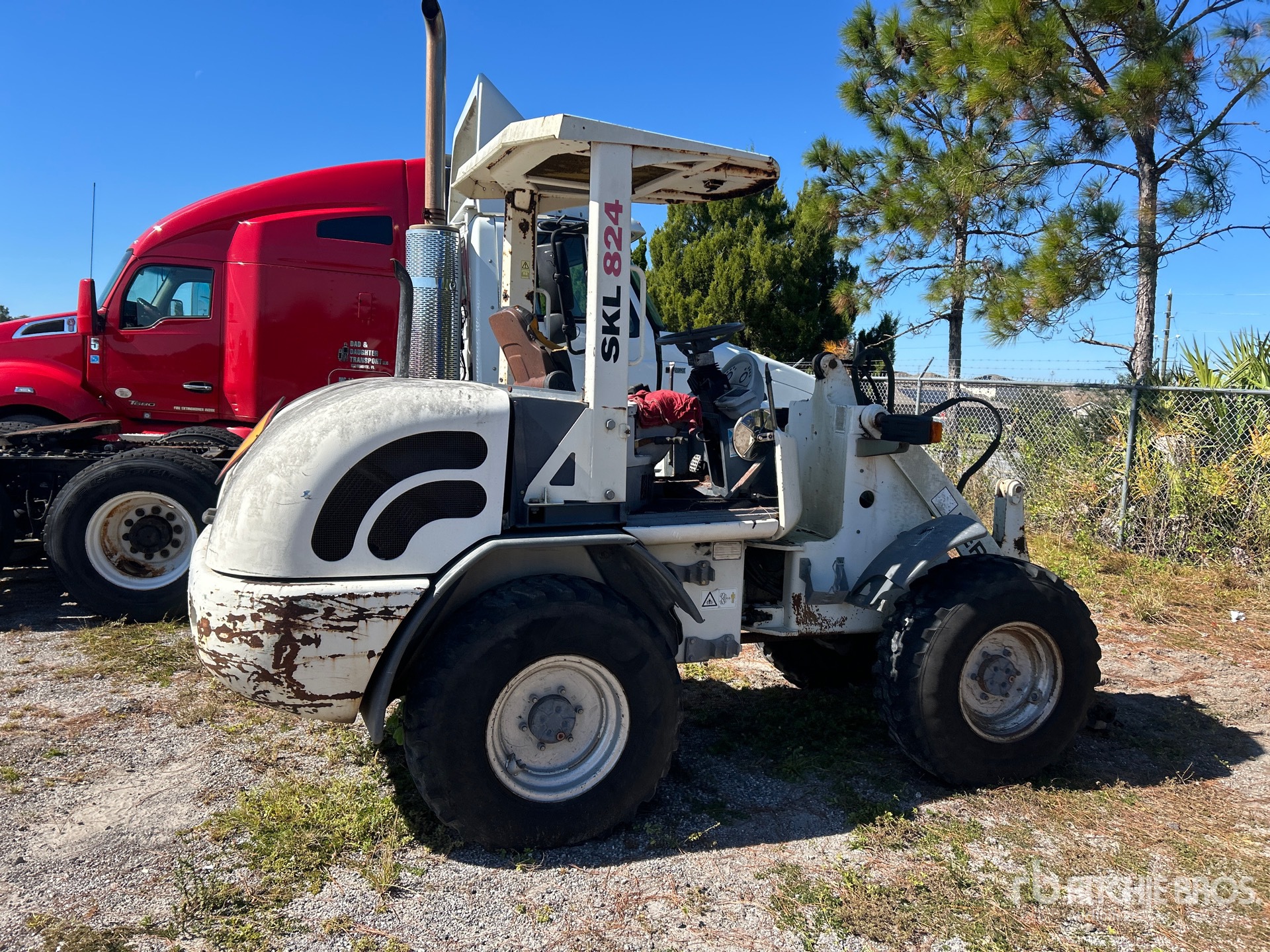 General Appearance with Picture, Right Rear Corner