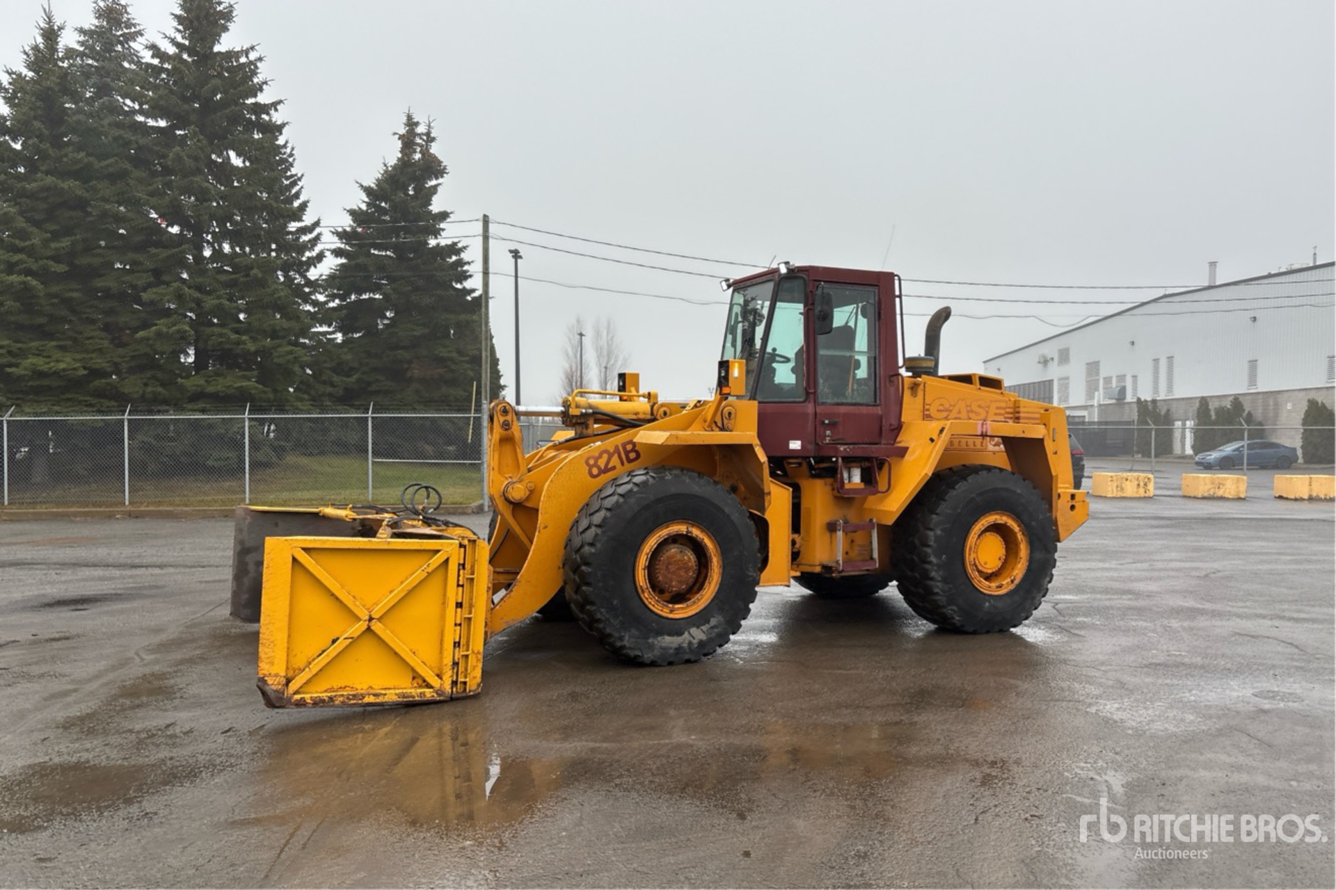 General Appearance with Picture, Left Front Corner