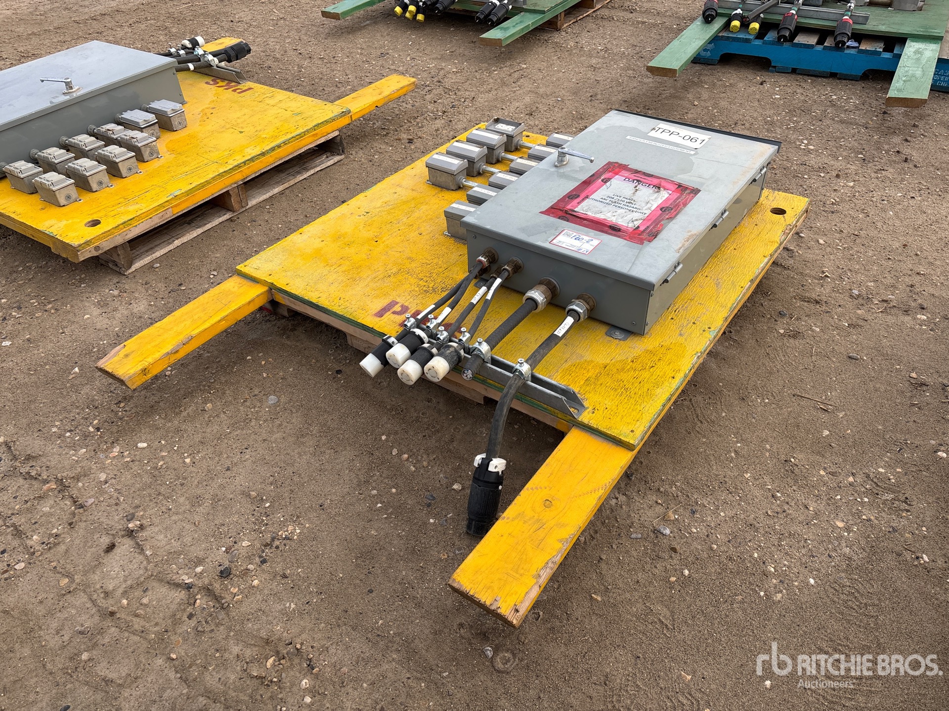 General Appearance with Image, coin avant gauche