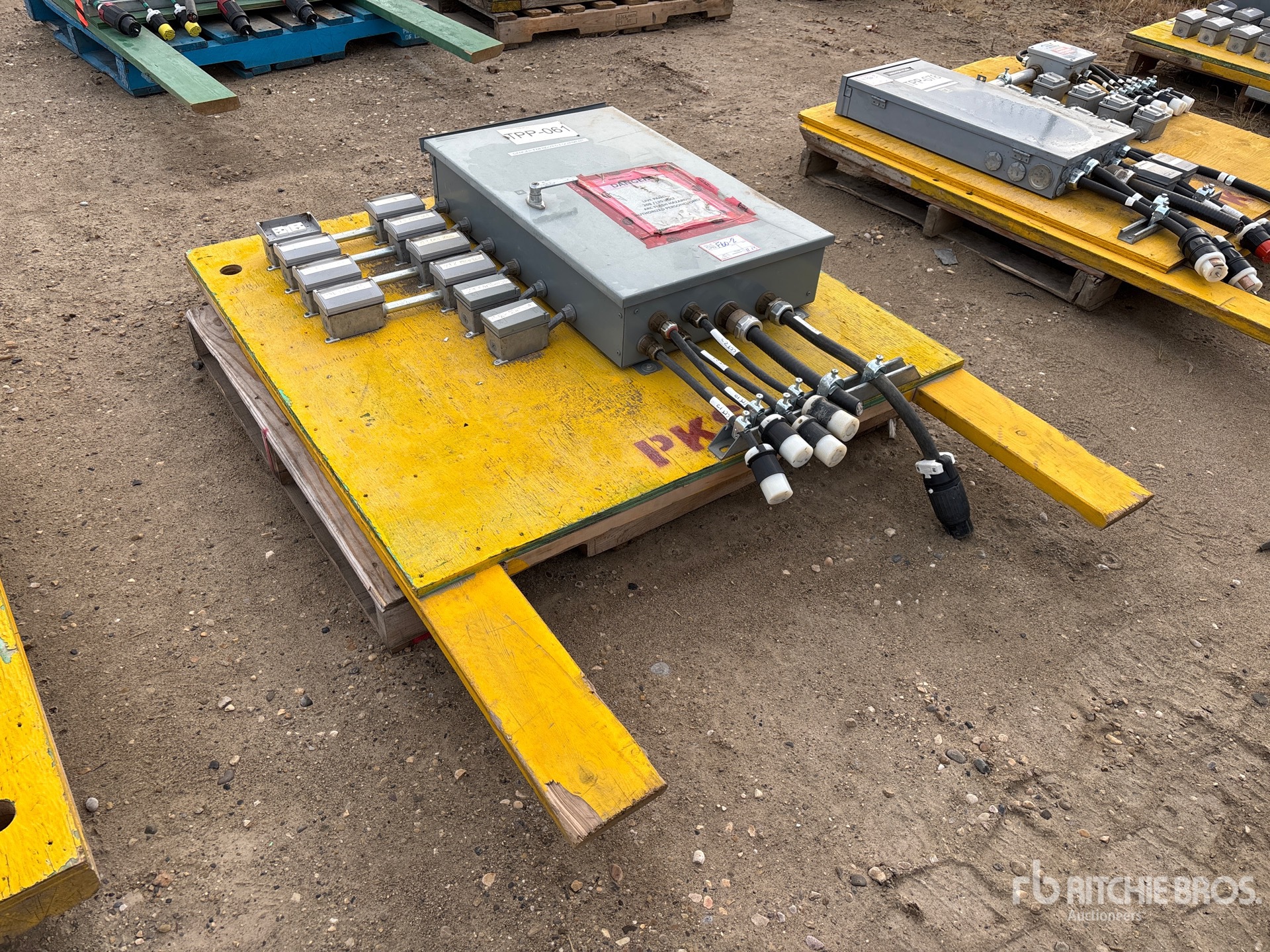 General Appearance with Image, coin avant droit