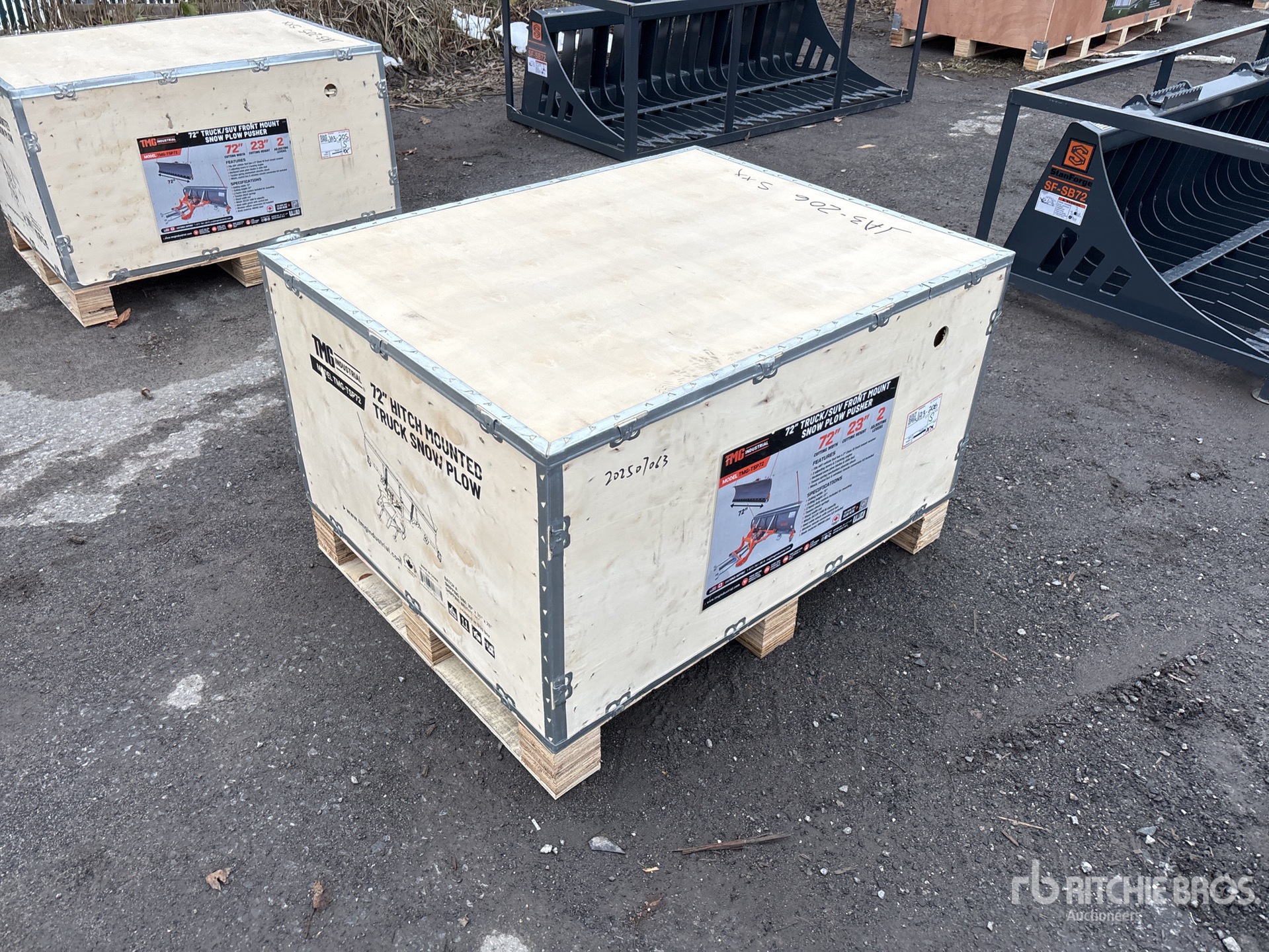 General Appearance with Picture, Right Front Corner