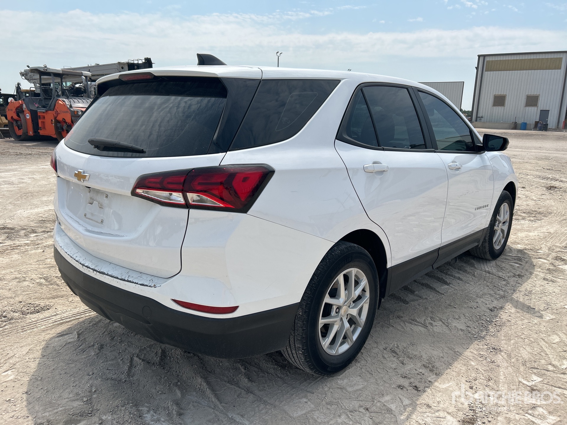 General Appearance with Foto, angolo anteriore sinistro