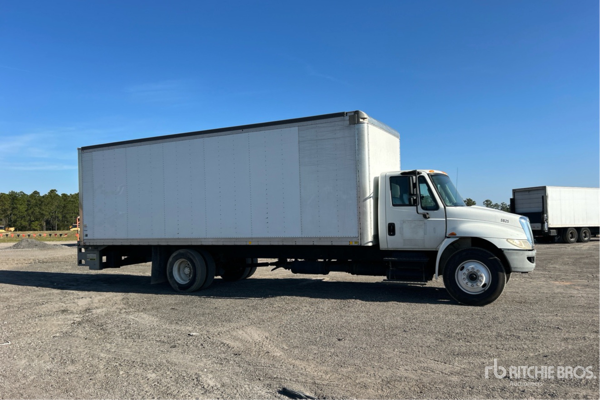 General Appearance with Image, coin avant droit