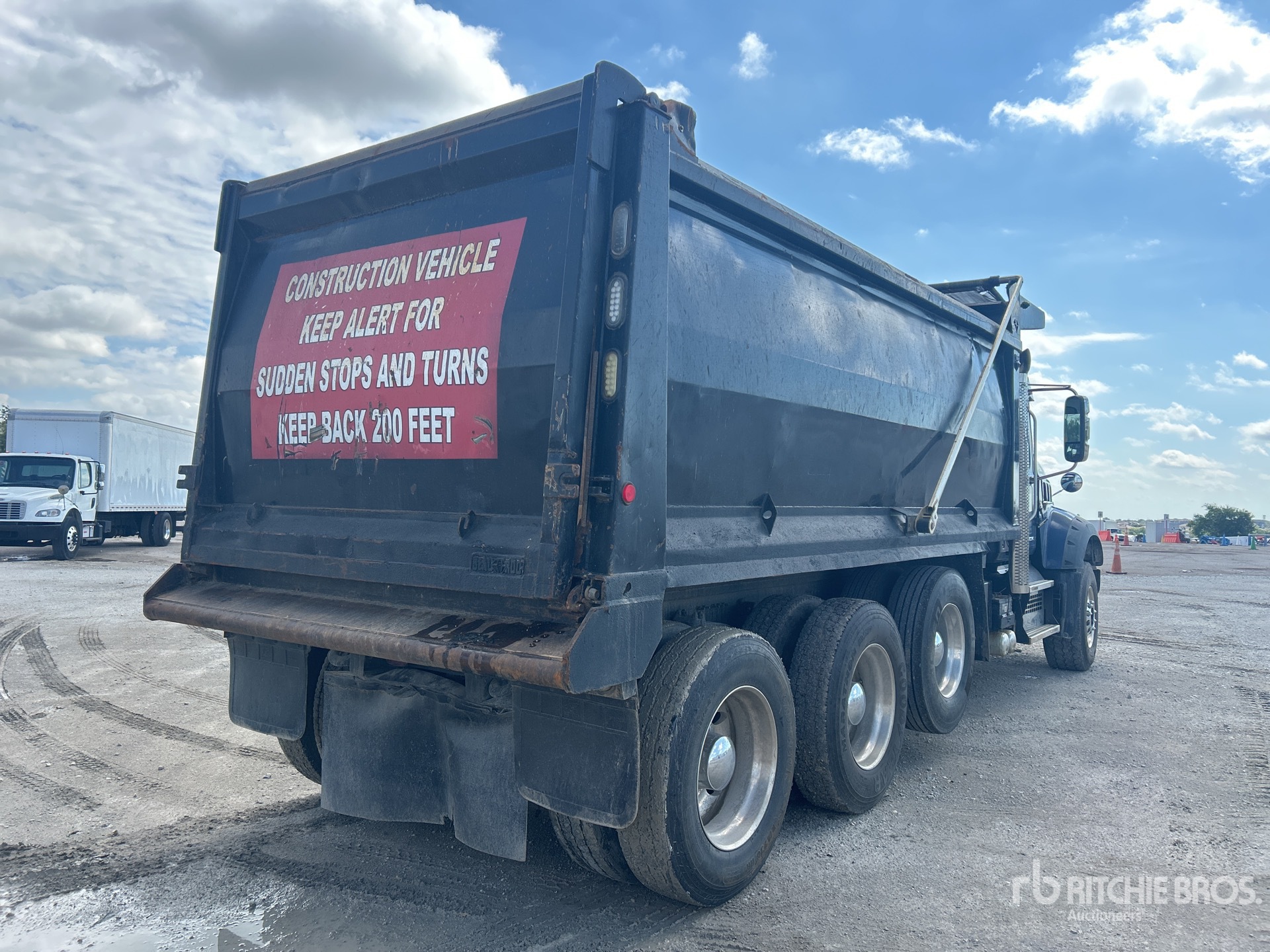 General Appearance with Imagen: esquina trasera derecha