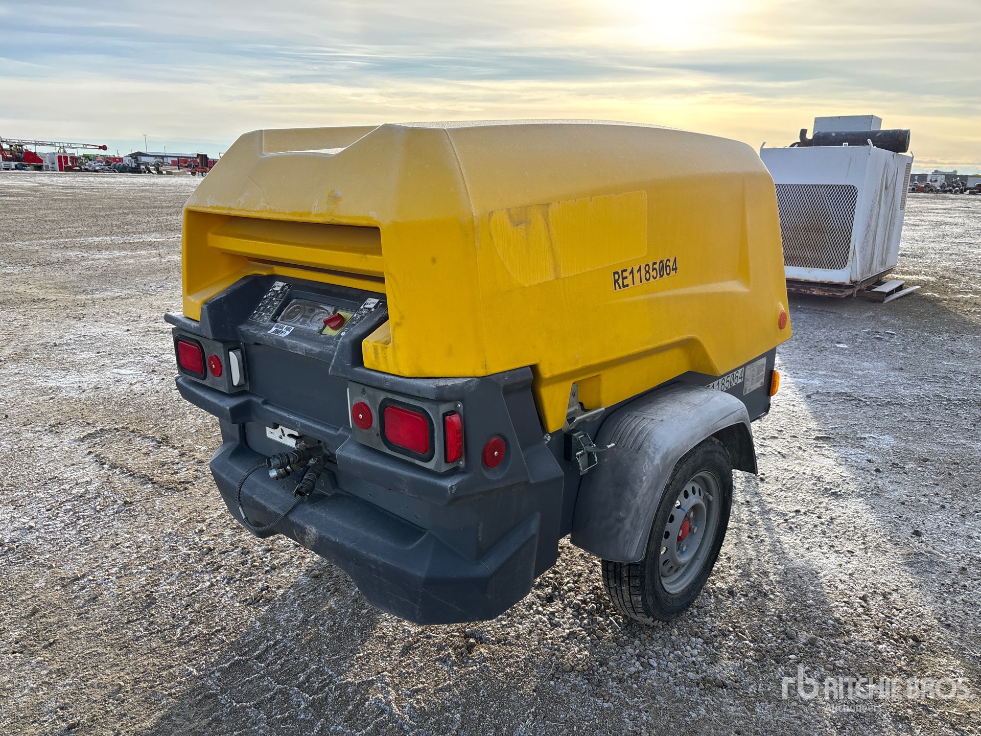 General Appearance with Imagen: esquina trasera derecha