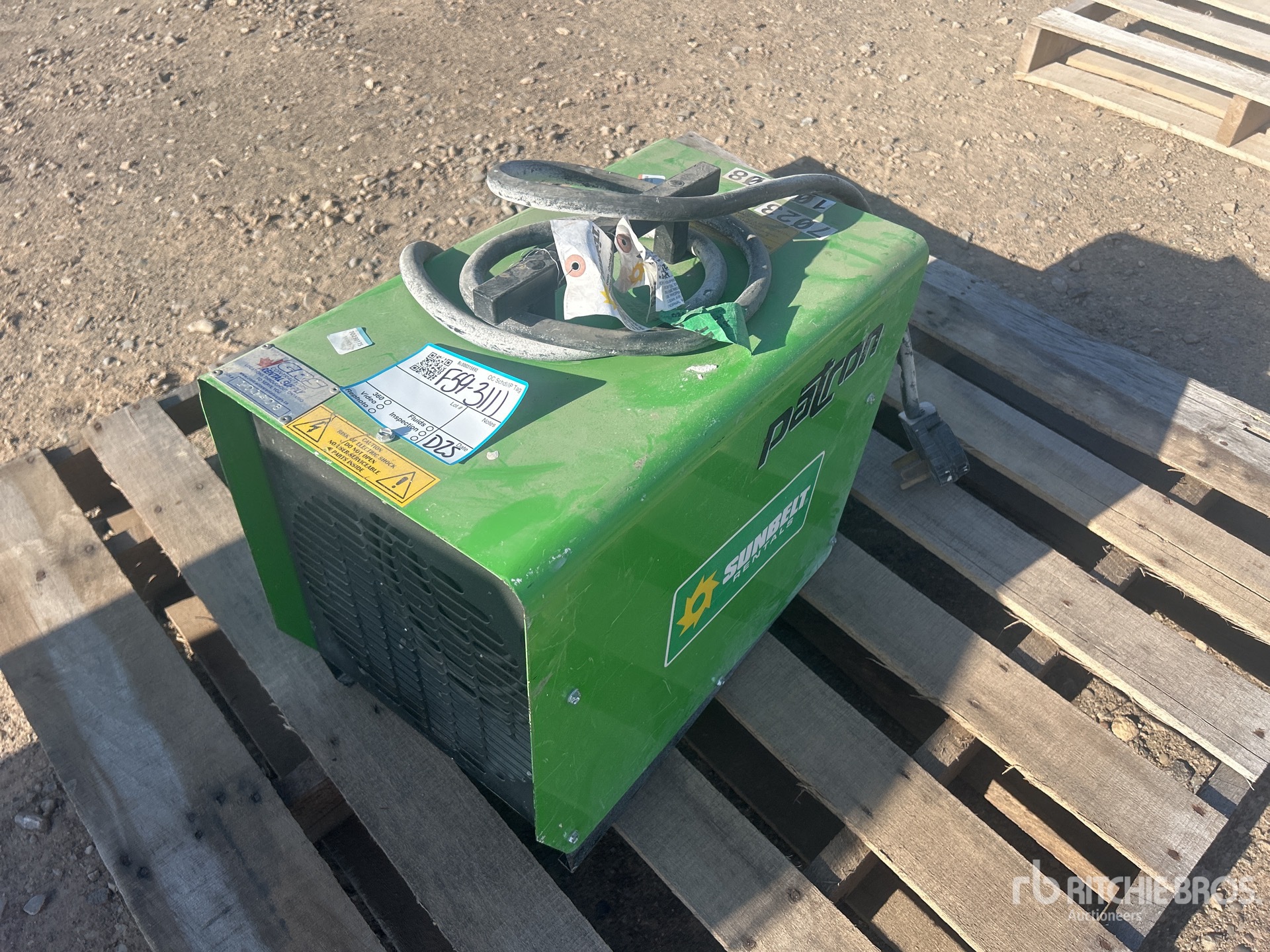 General Appearance with Bild, Ecke vorne links