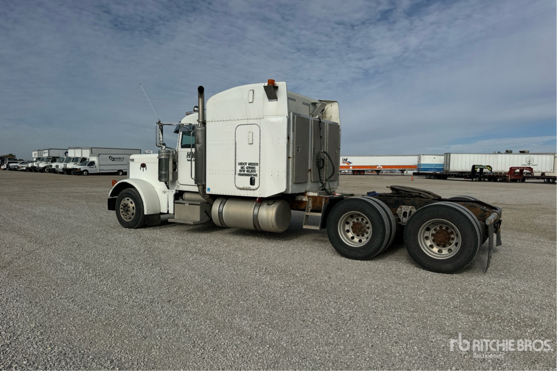 General Appearance with Bild, Ecke hinten links