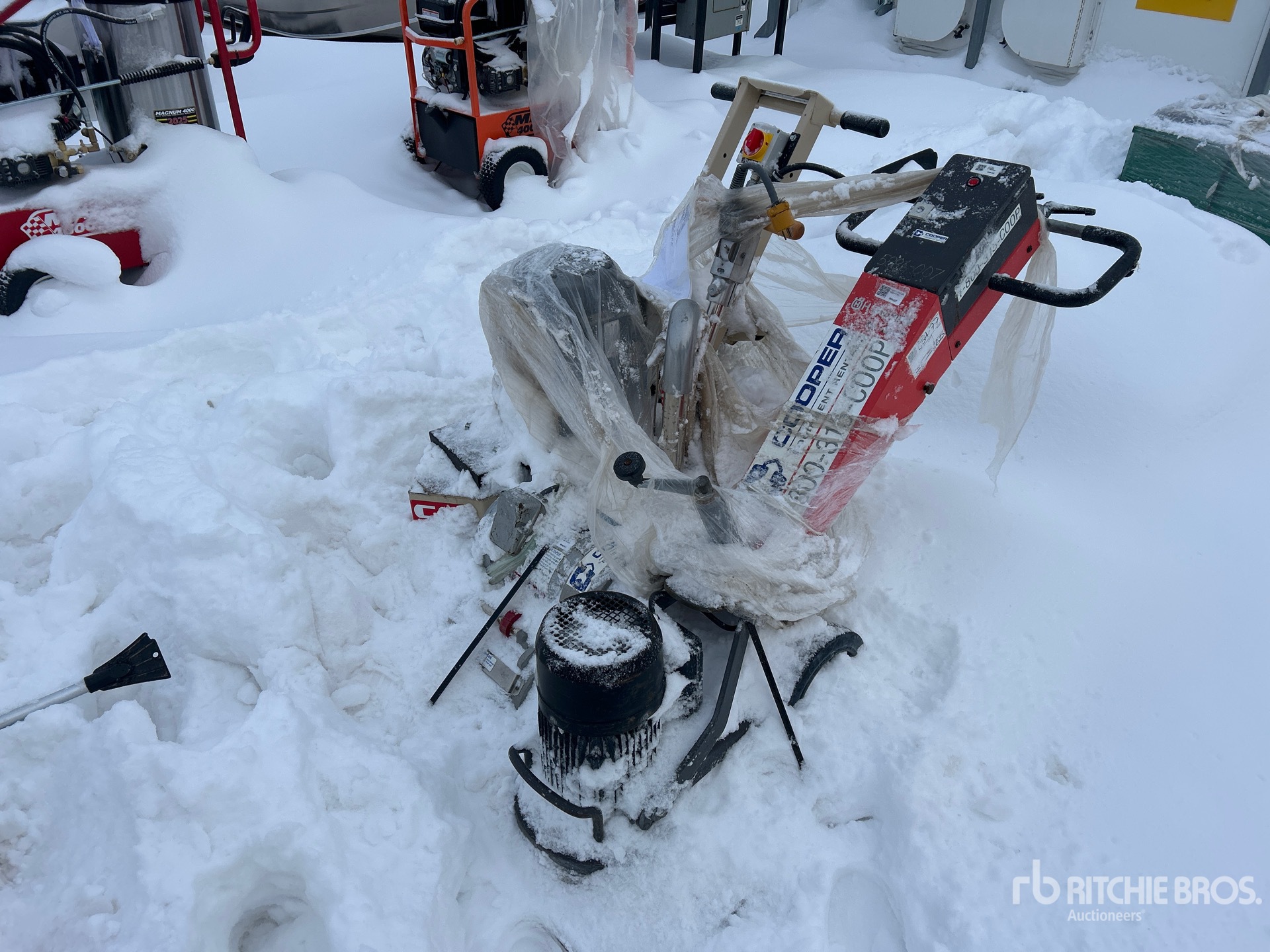 General Appearance with Foto, angolo anteriore sinistro