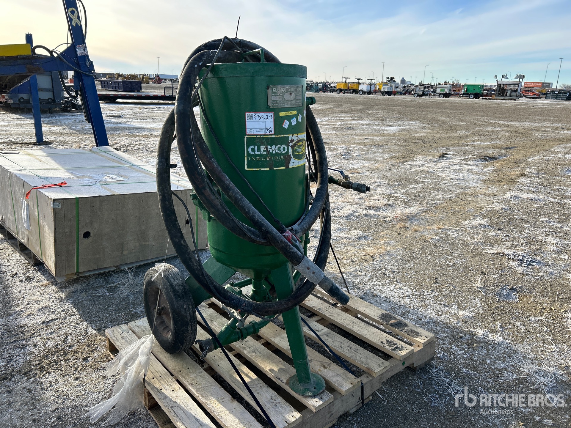 General Appearance with Picture, Right Front Corner