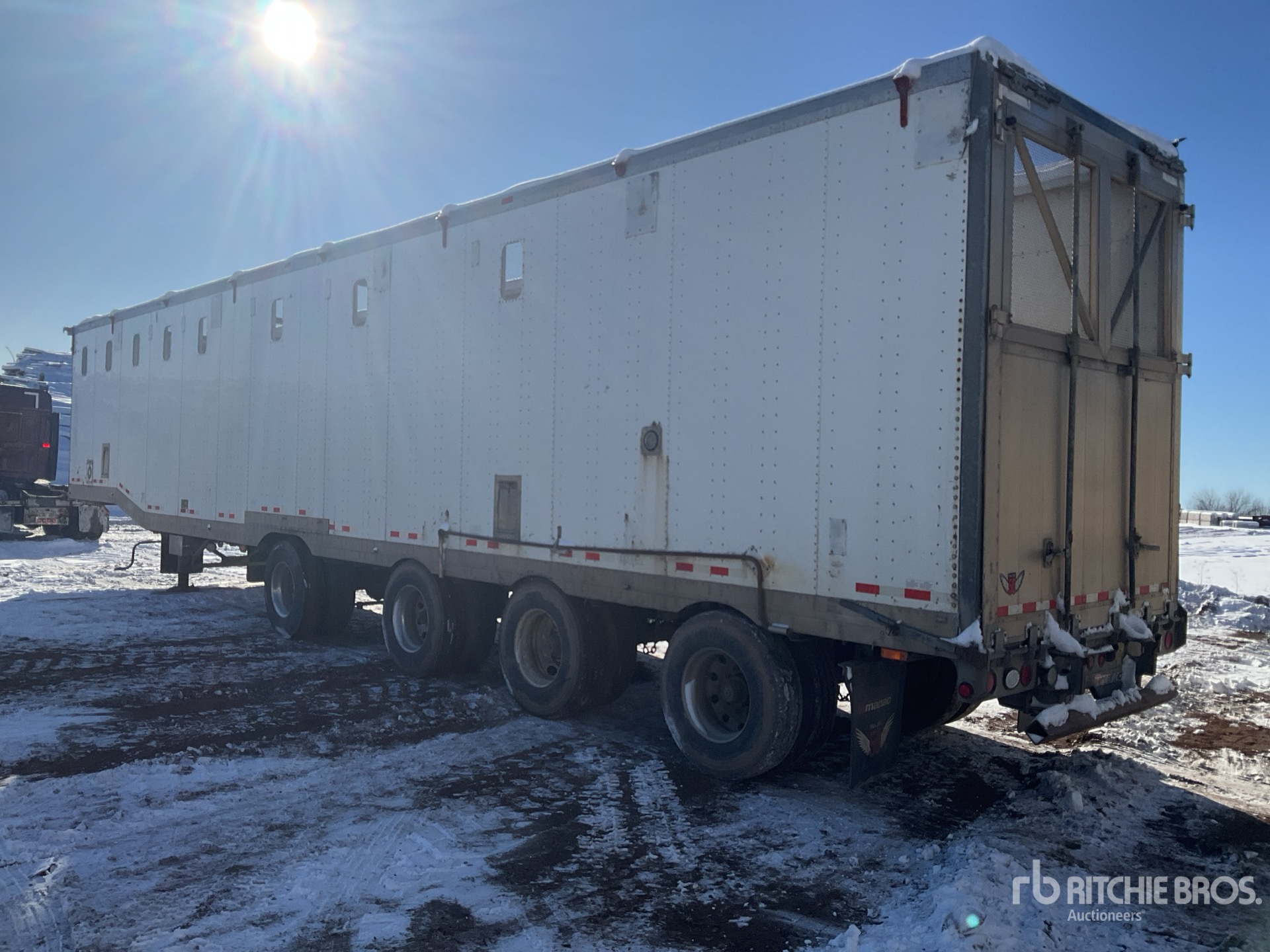 General Appearance with Imagen: esquina trasera izquierda