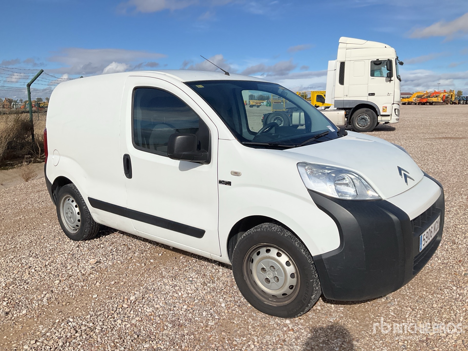 General Appearance with Imagen: esquina delantera derecha